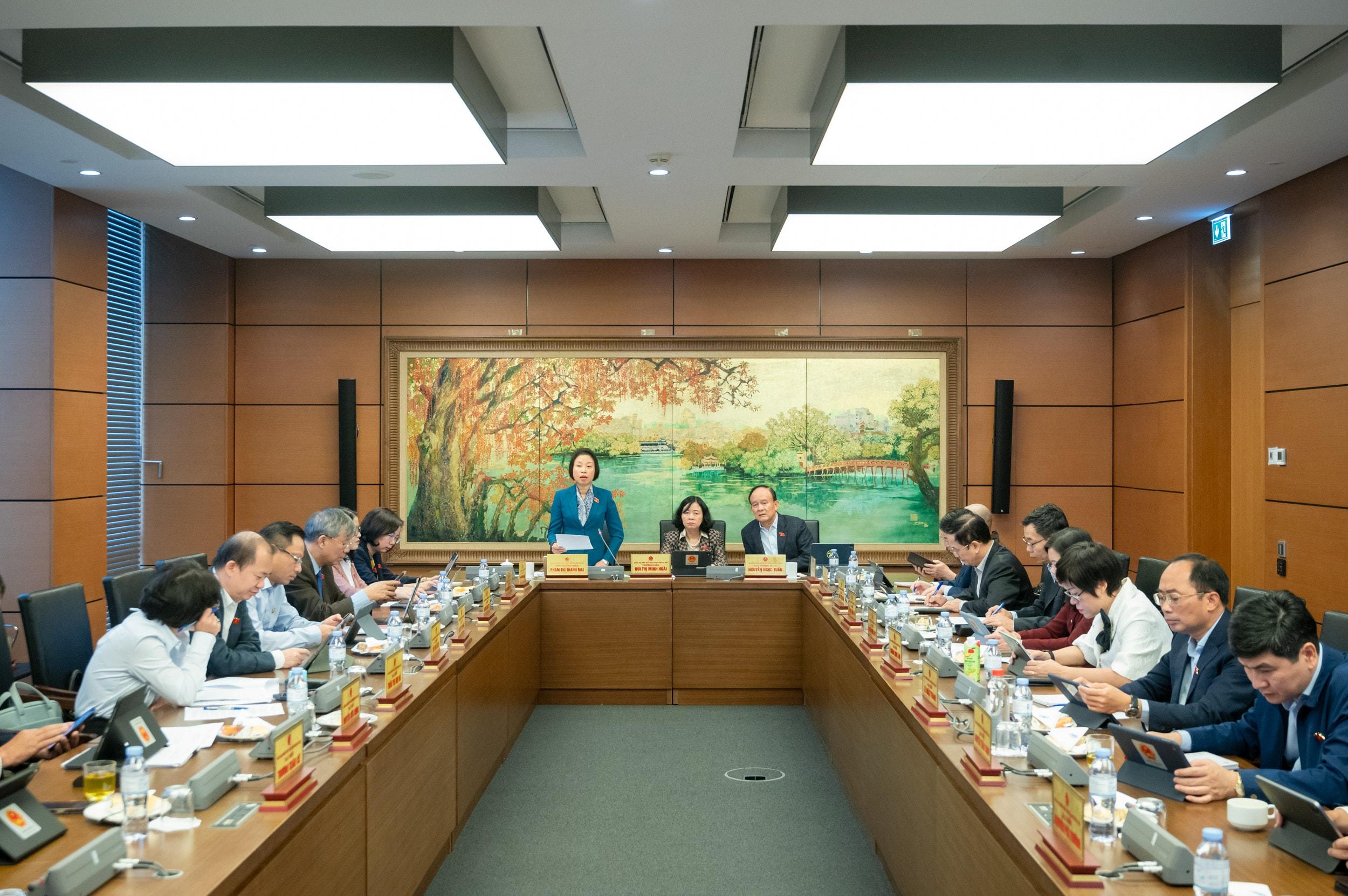 Đại biểu Bùi Hoài Sơn: Bổ sung cơ chế, chính sách rõ ràng để báo chí vận hành như một ngành công nghiệp văn hoá - ảnh 1