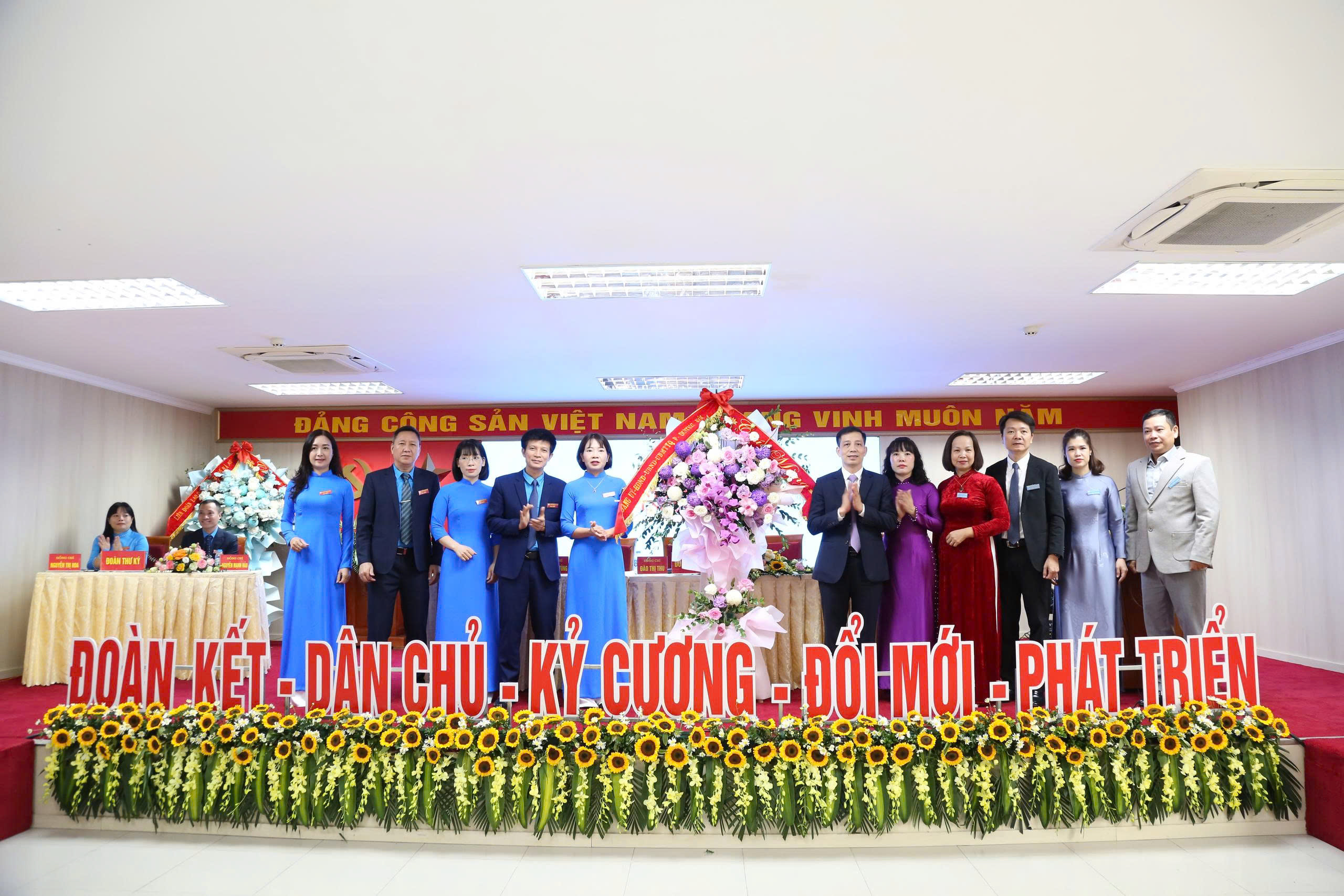 Công đoàn phường Dương Nội phát huy vai trò bảo vệ quyền và lợi ích hợp pháp, chính đáng của người lao động - ảnh 6
