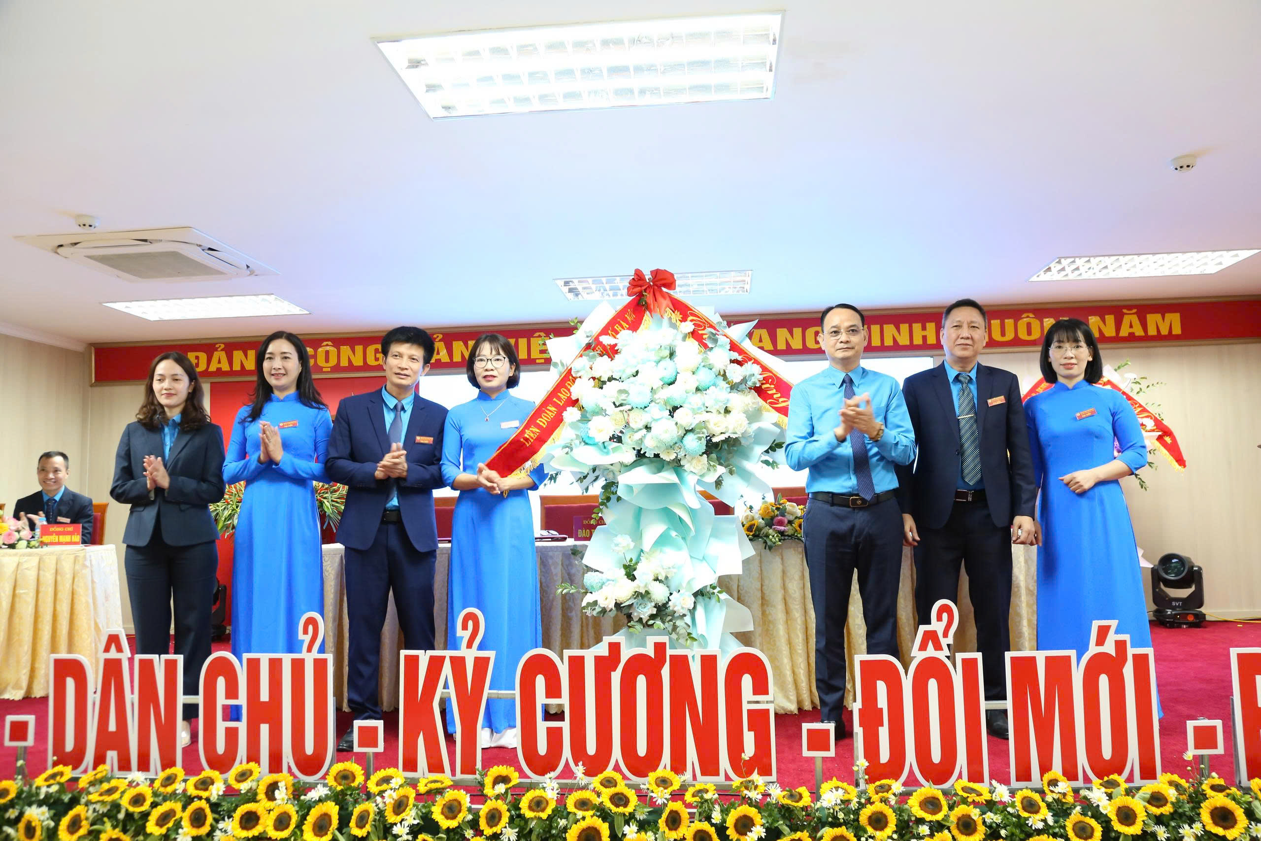 Công đoàn phường Dương Nội phát huy vai trò bảo vệ quyền và lợi ích hợp pháp, chính đáng của người lao động - ảnh 2