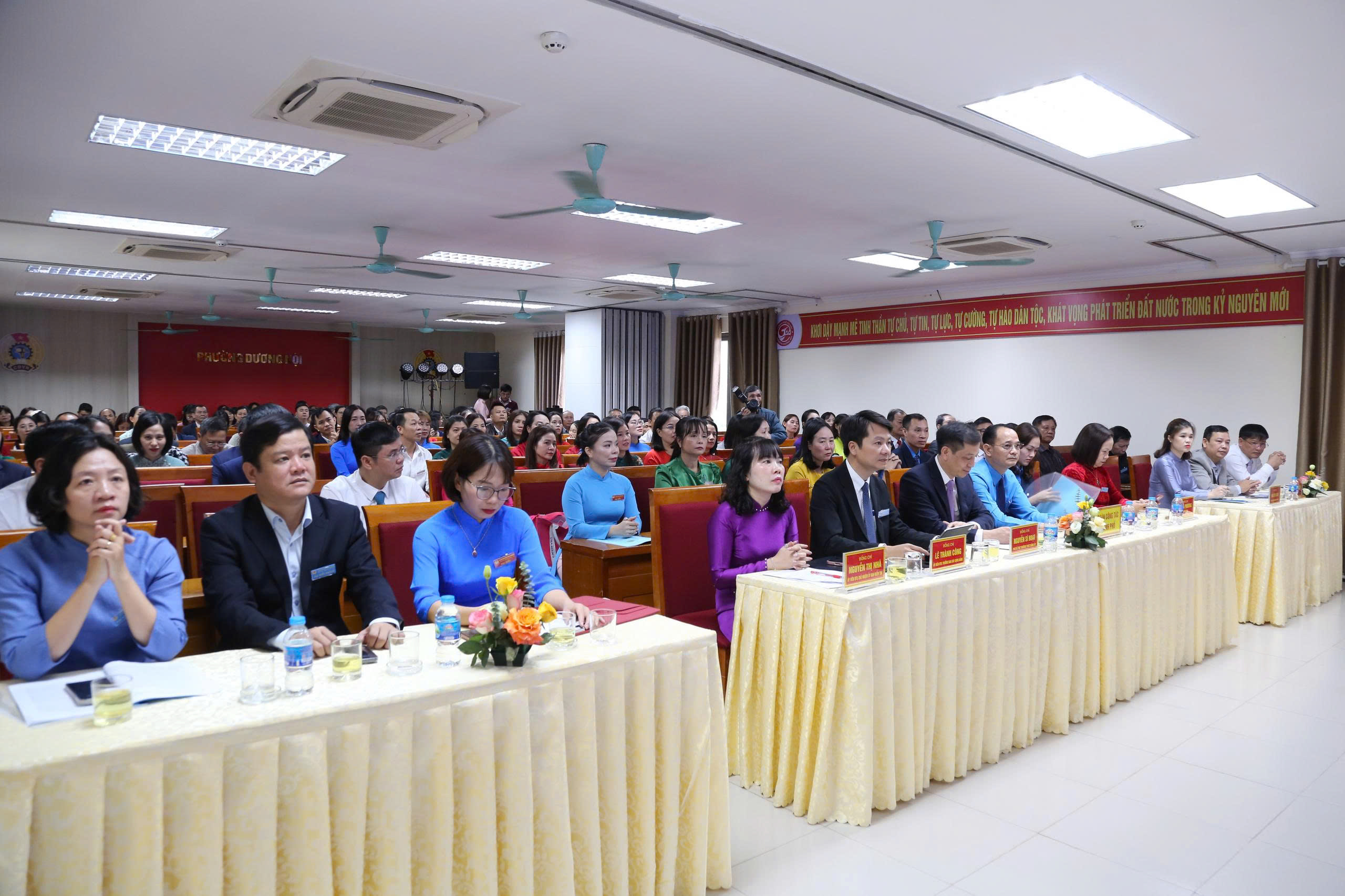 Công đoàn phường Dương Nội phát huy vai trò bảo vệ quyền và lợi ích hợp pháp, chính đáng của người lao động - ảnh 1