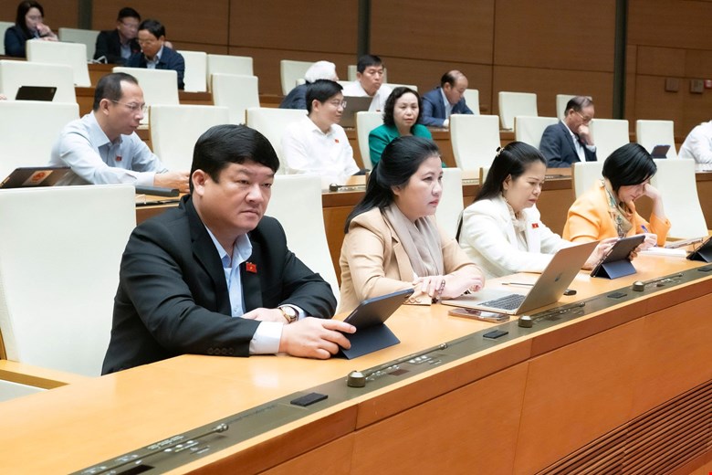 Bộ trưởng Bộ Công an trình bày các tờ trình về 4 dự án luật   - ảnh 3