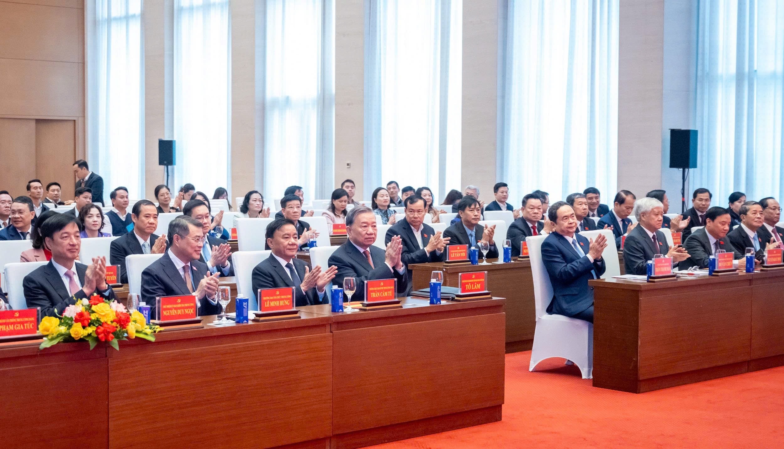 Tổng Bí thư Tô Lâm trao quyết định của Bộ Chính trị về công tác nhân sự - ảnh 1