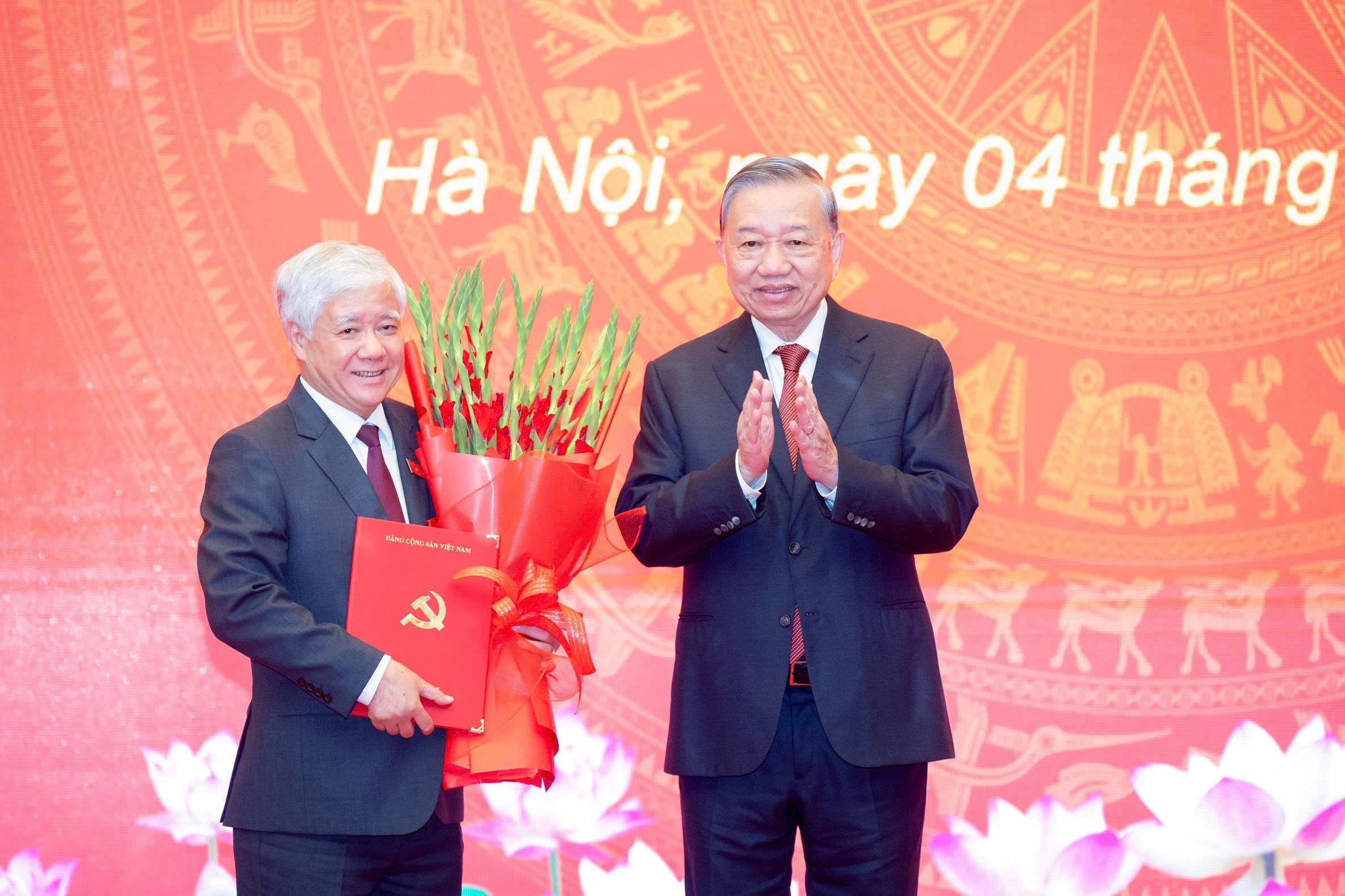 Tổng Bí thư Tô Lâm trao quyết định của Bộ Chính trị về công tác nhân sự - ảnh 5