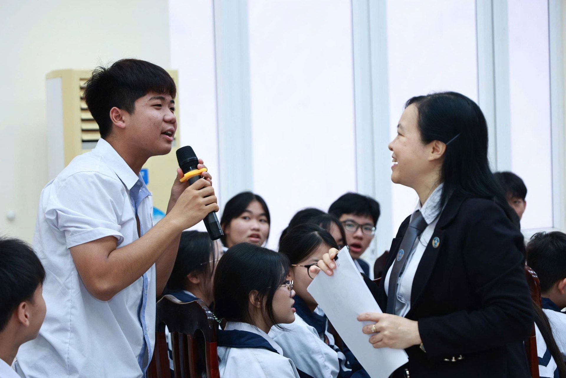 Xã Ứng Thiên: Phiên toà giả định giúp xây dựng môi trường học đường an toàn - ảnh 7