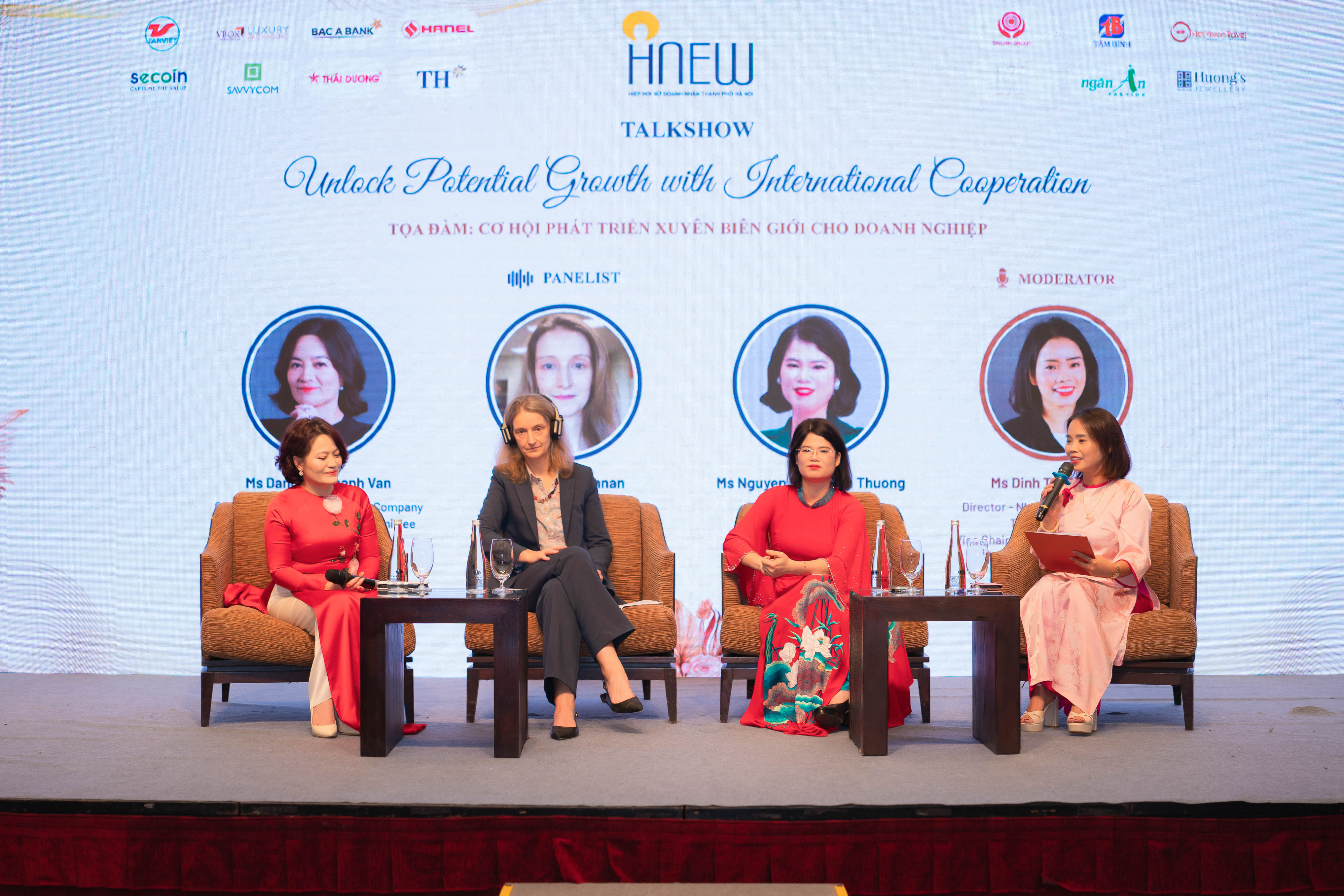 HNEW: Tiệc Ngoại giao năm 2025 - kết nối nữ lãnh đạo - kiến tạo tăng trưởng bên vững - ảnh 13