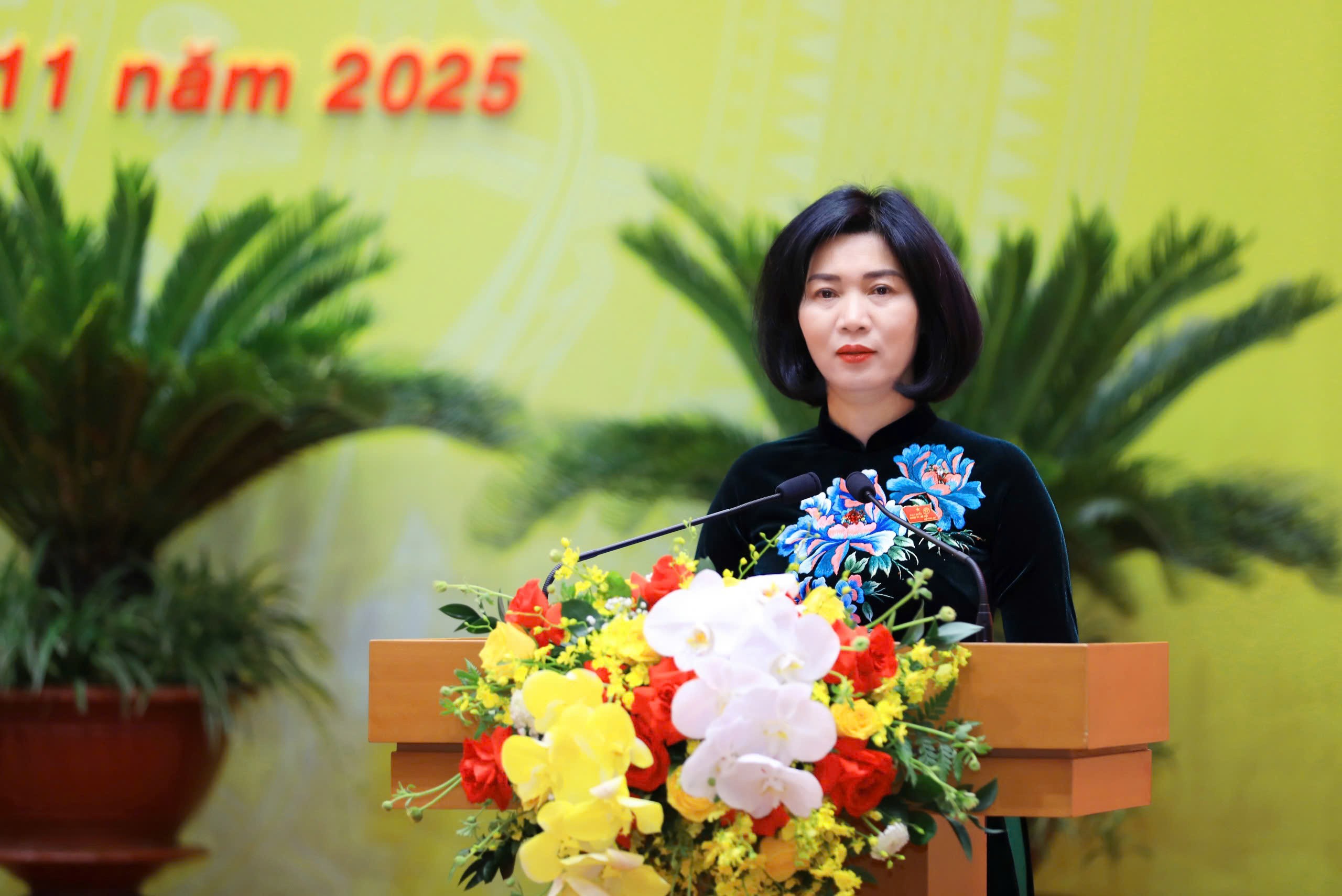 Đồng chí Phùng Thị Hồng Hà được bầu giữ chức Chủ tịch HĐND thành phố Hà Nội - ảnh 2