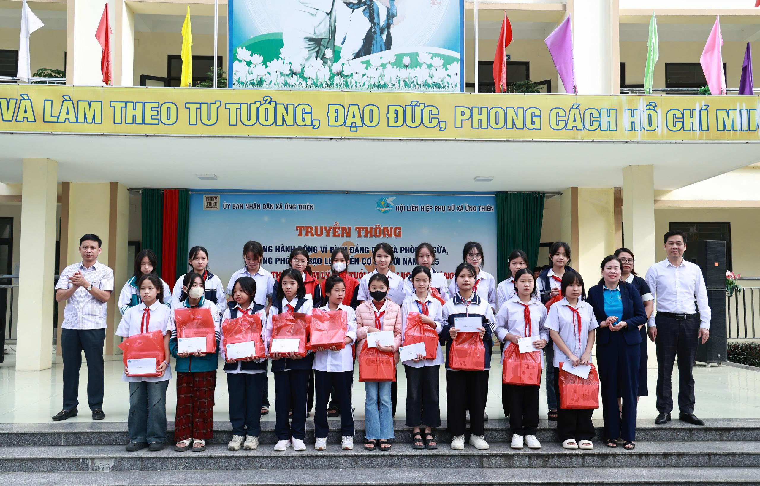 Ứng Thiên truyền thông phòng ngừa bạo lực học đường cho hơn 500 học sinh - ảnh 8