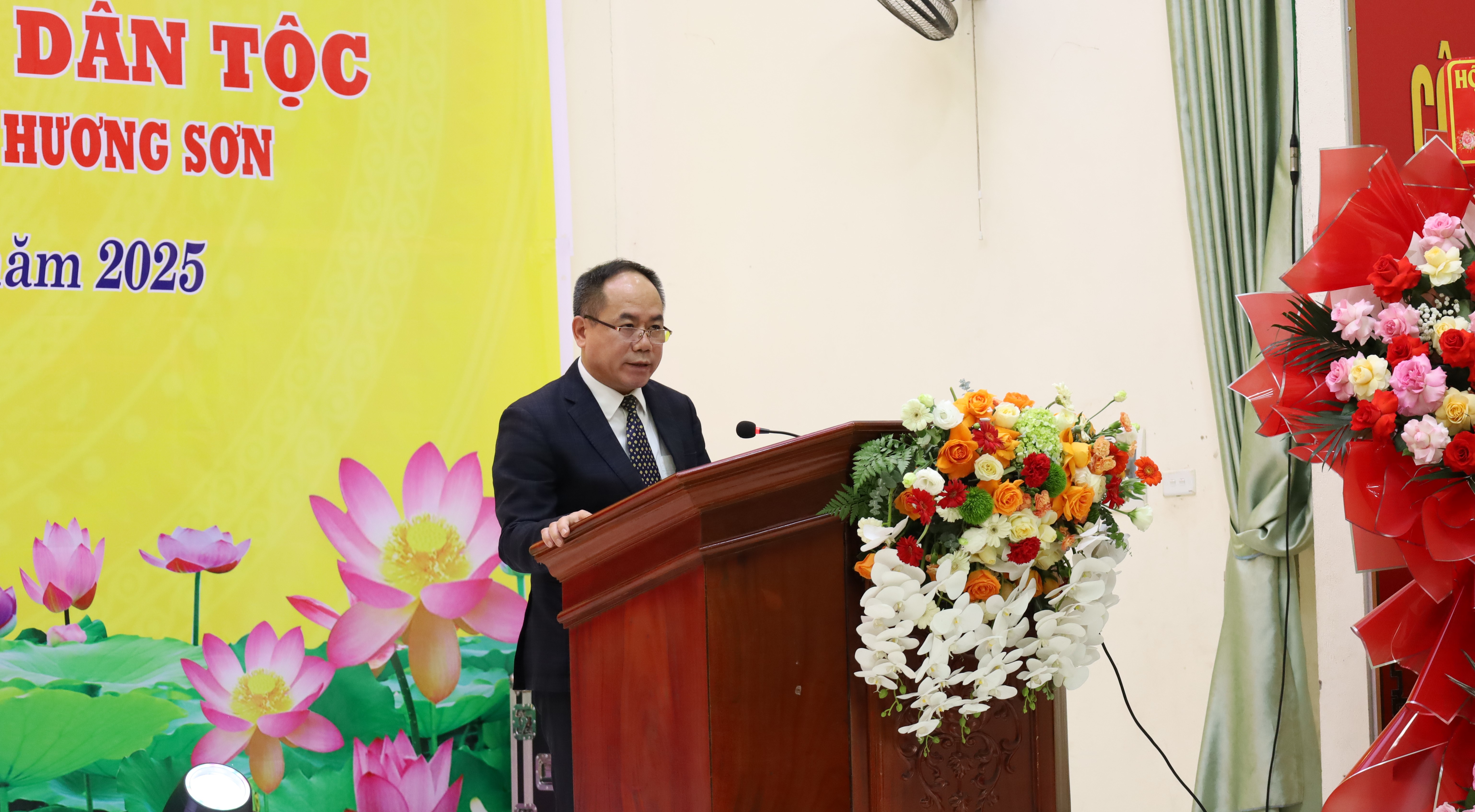 Tưng bừng ngày hội Đại đoàn kết thôn toàn dân ở thôn Yến Vỹ, xã Hương Sơn - ảnh 2