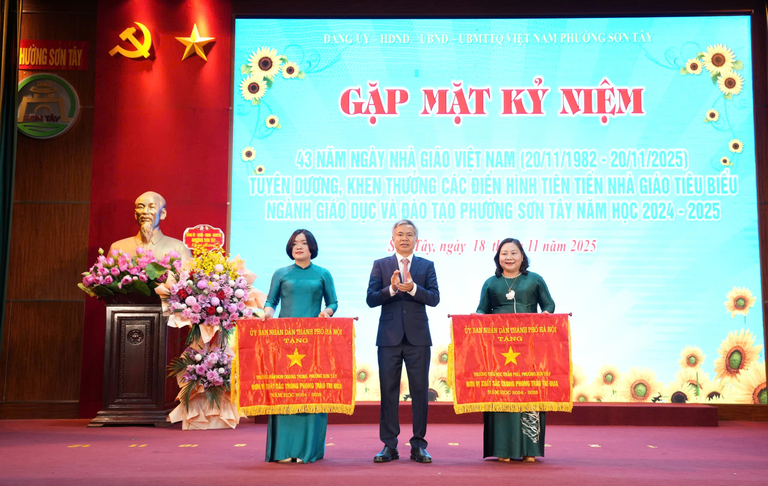 Phường Sơn Tây tuyên dương các nhà giáo tiêu biểu, các điển hình tiên tiến - ảnh 1