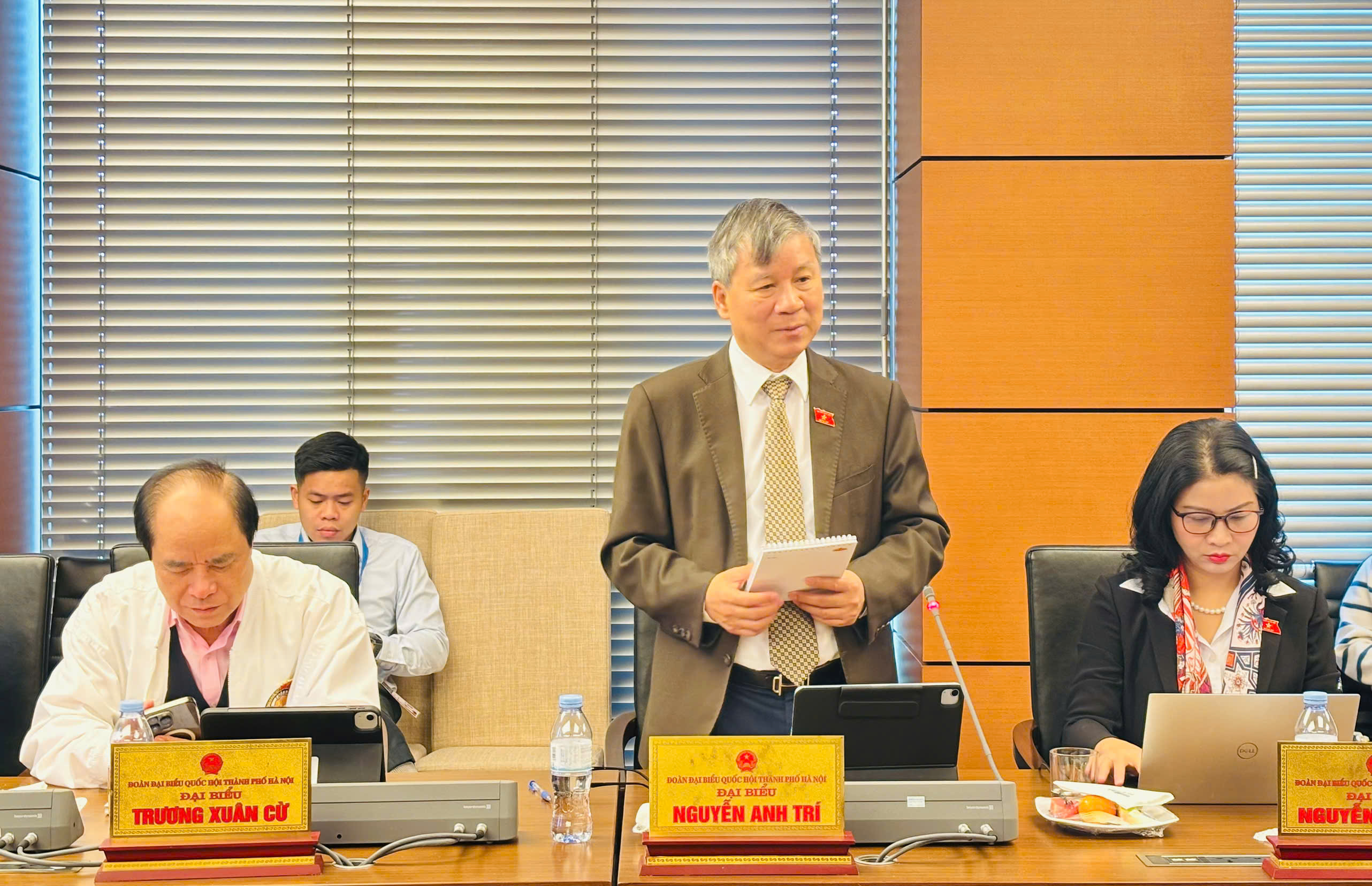 Đại biểu Quốc hội đề nghị làm giá đền bù đất đai phải có sự tham gia của người có đất - ảnh 3