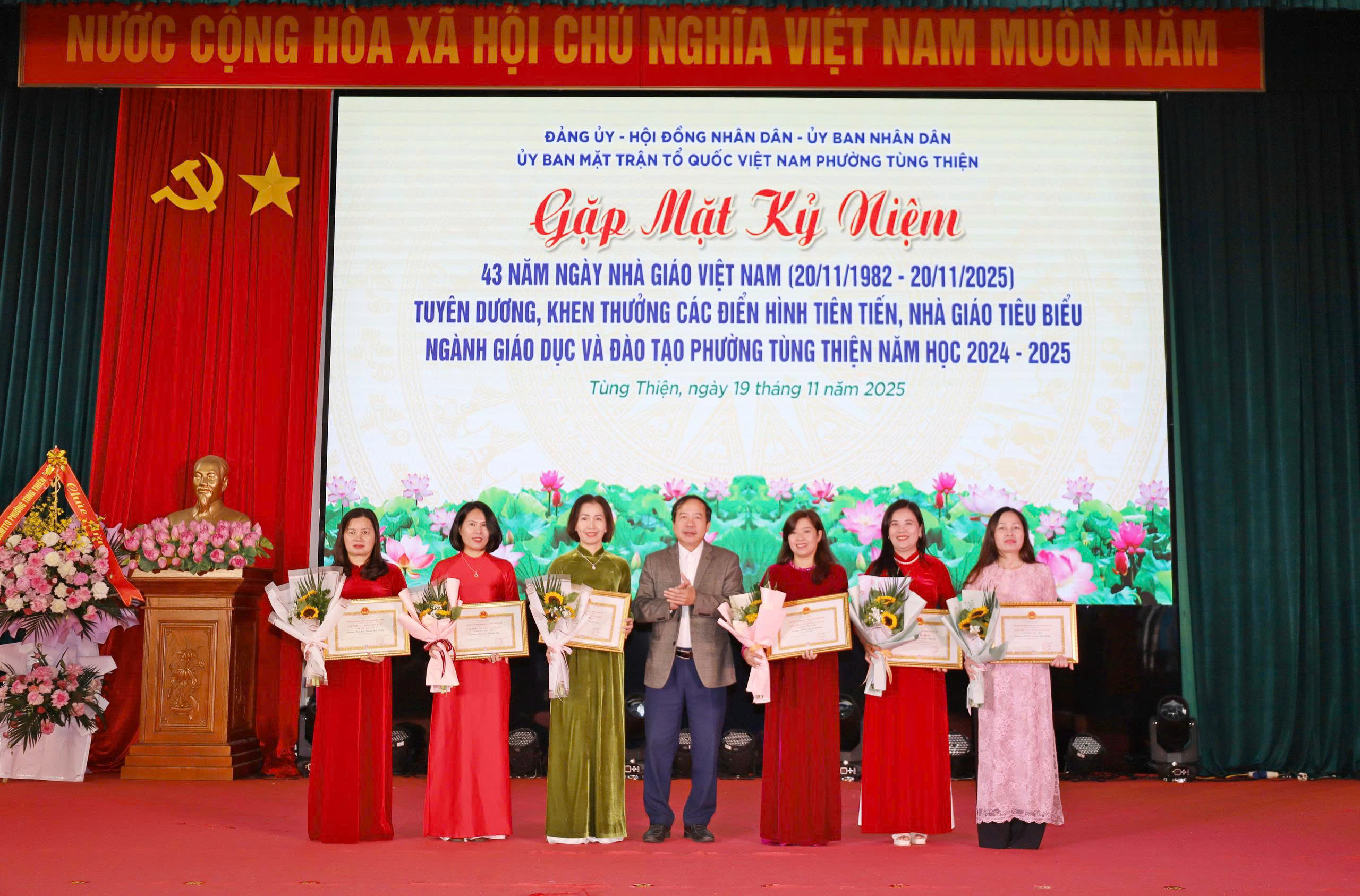 Phường Tùng Thiện tri ân, vinh danh các điển hình tiên tiến, nhà giáo tiêu biểu - ảnh 3