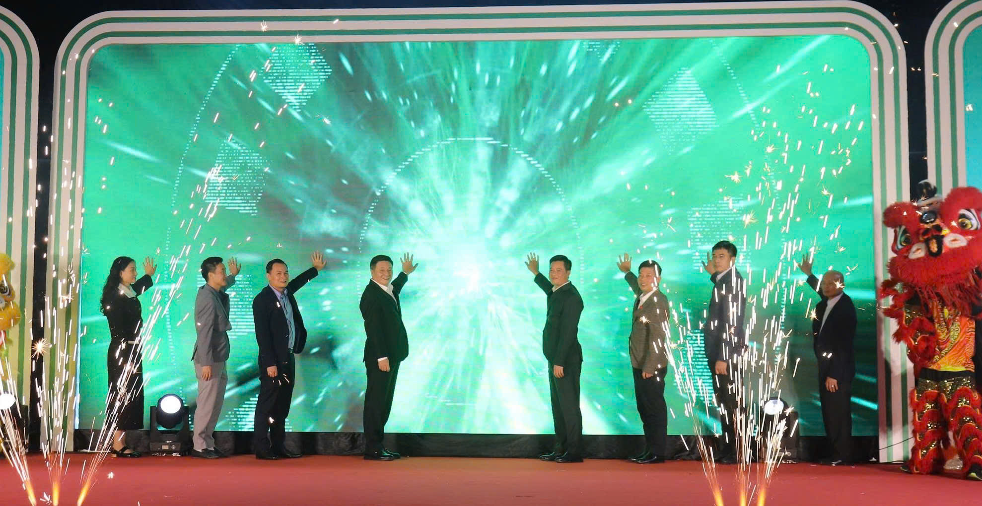 Quảng bá, kết nối sản phẩm OCOP, làng nghề và phiên chợ Việt tại xã Thanh Oai - ảnh 2