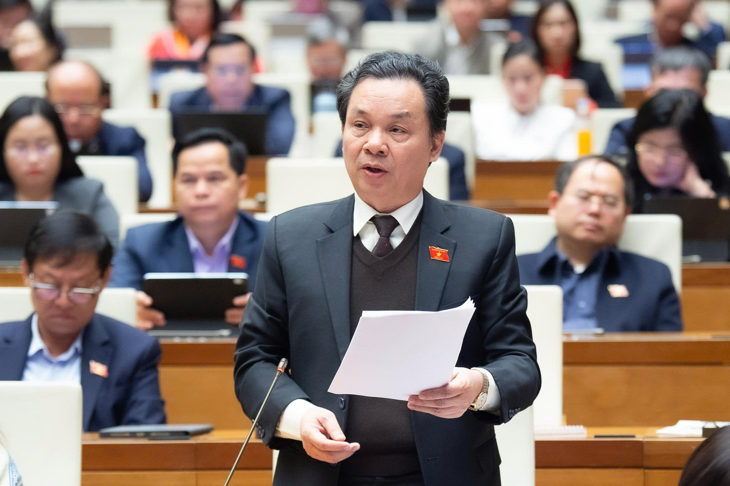 Phải có đội ngũ giáo viên tốt, đặc biệt coi trọng danh dự nghề nghiệp - ảnh 2