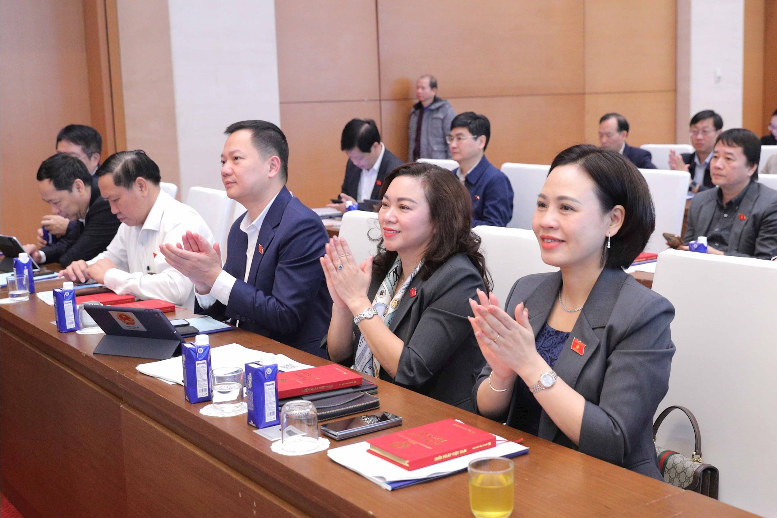 Đẩy mạnh phân cấp phân quyền chuyển đổi sang tư duy mở để kiến tạo cho phát triển - ảnh 2