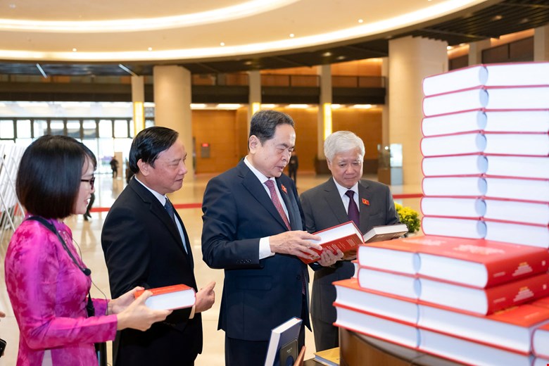 Triển lãm “Quốc hội Việt Nam - quá trình xây dựng và hoàn thiện hệ thống pháp luật“ - ảnh 4