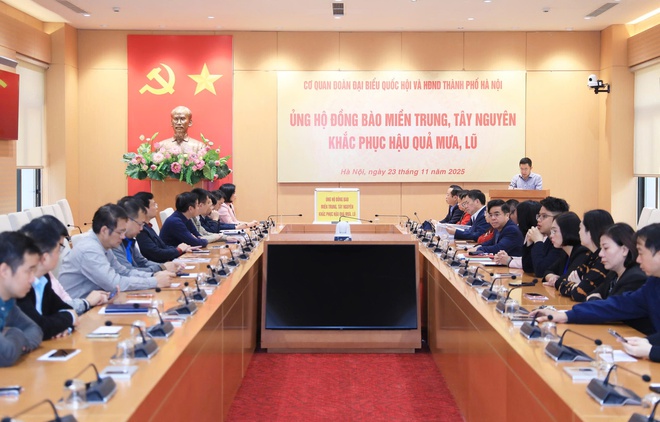 Cơ quan Đoàn đại biểu Quốc hội và HĐND thành phố Hà Nội ủng hộ đồng bào bị thiệt hại do mưa lũ - ảnh 2