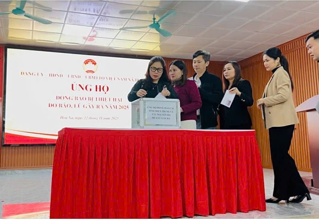 Xã Hoà Xá chung tay ủng hộ đồng bào bị thiệt hại do mưa lũ - ảnh 3