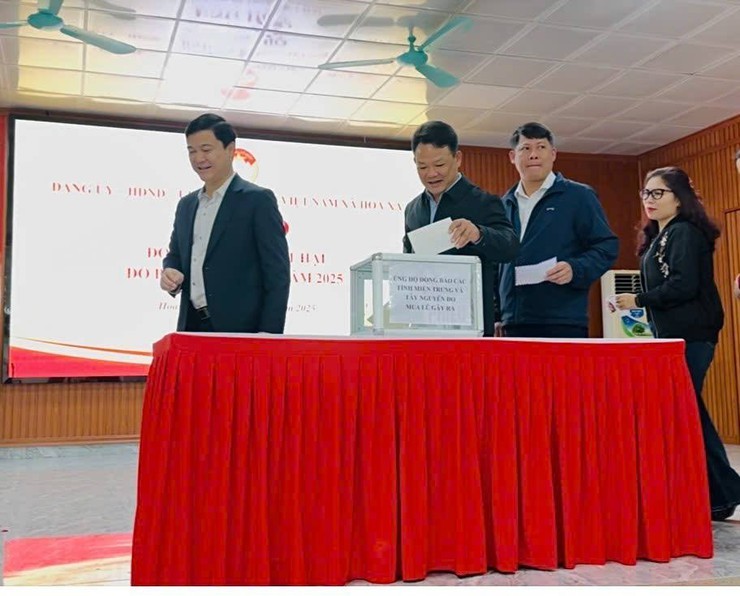 Xã Hoà Xá chung tay ủng hộ đồng bào bị thiệt hại do mưa lũ - ảnh 2