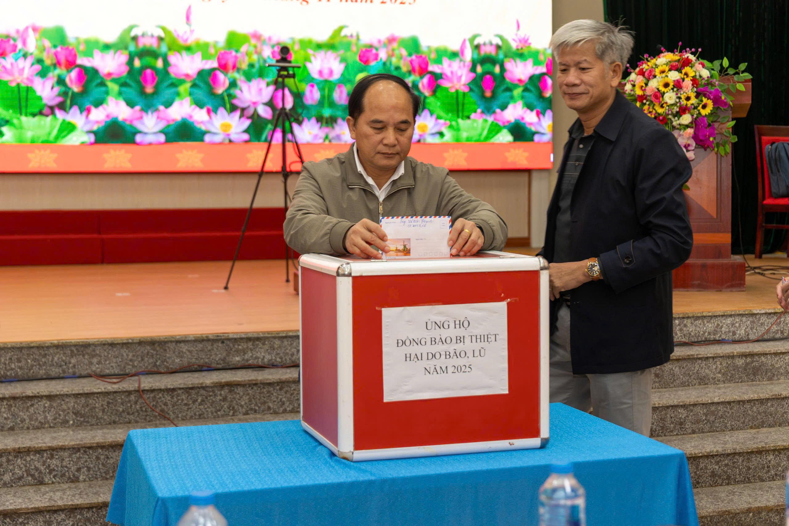 Xã Ứng Thiên phát động ủng hộ đồng bào miền Trung, Tây Nguyên khắc phục thiệt hại do mưa lũ - ảnh 3