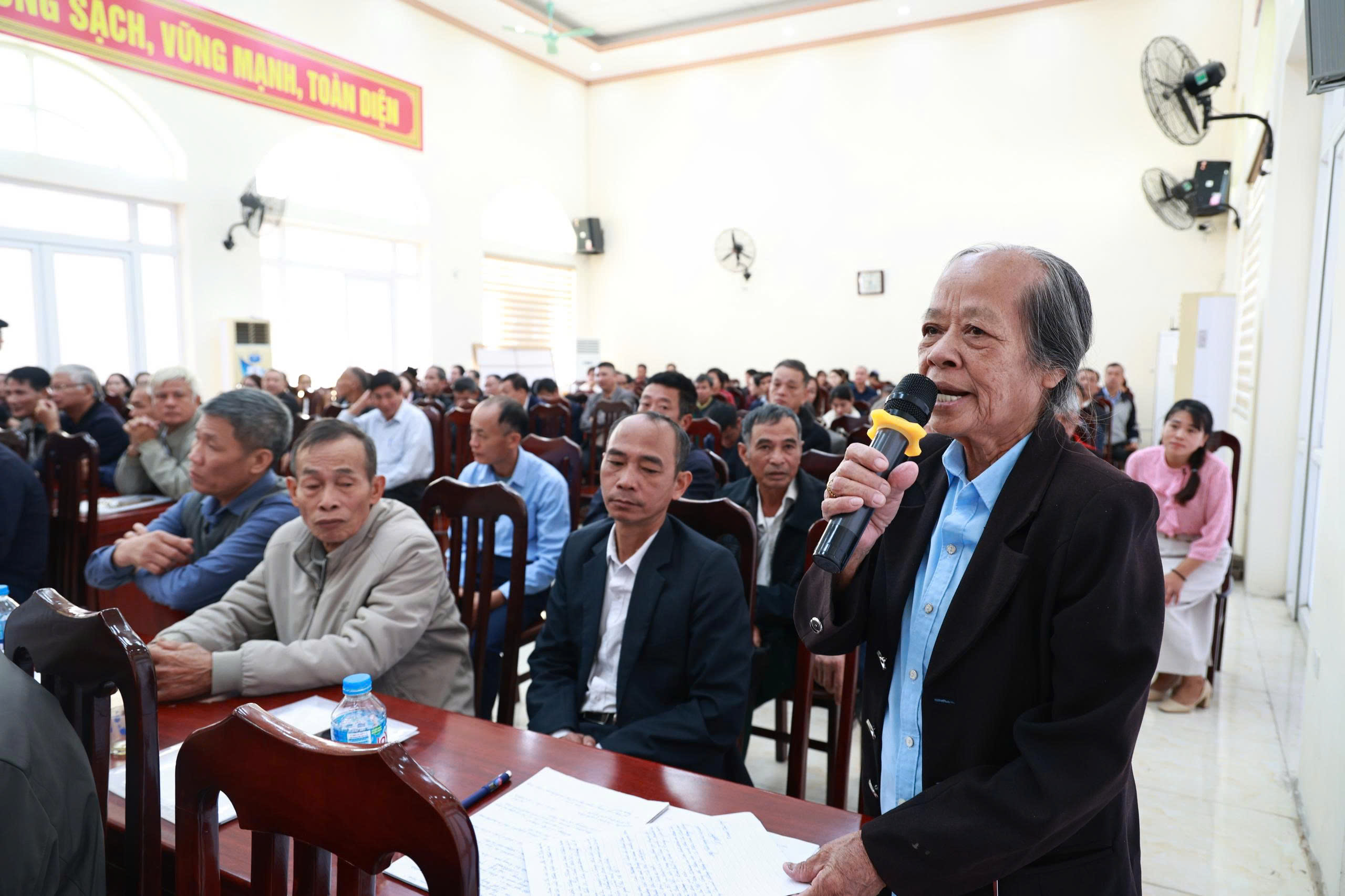 Lãnh đạo xã Ứng Thiên đối thoại trực tiếp, lắng nghe ý kiến nhân dân  - ảnh 4