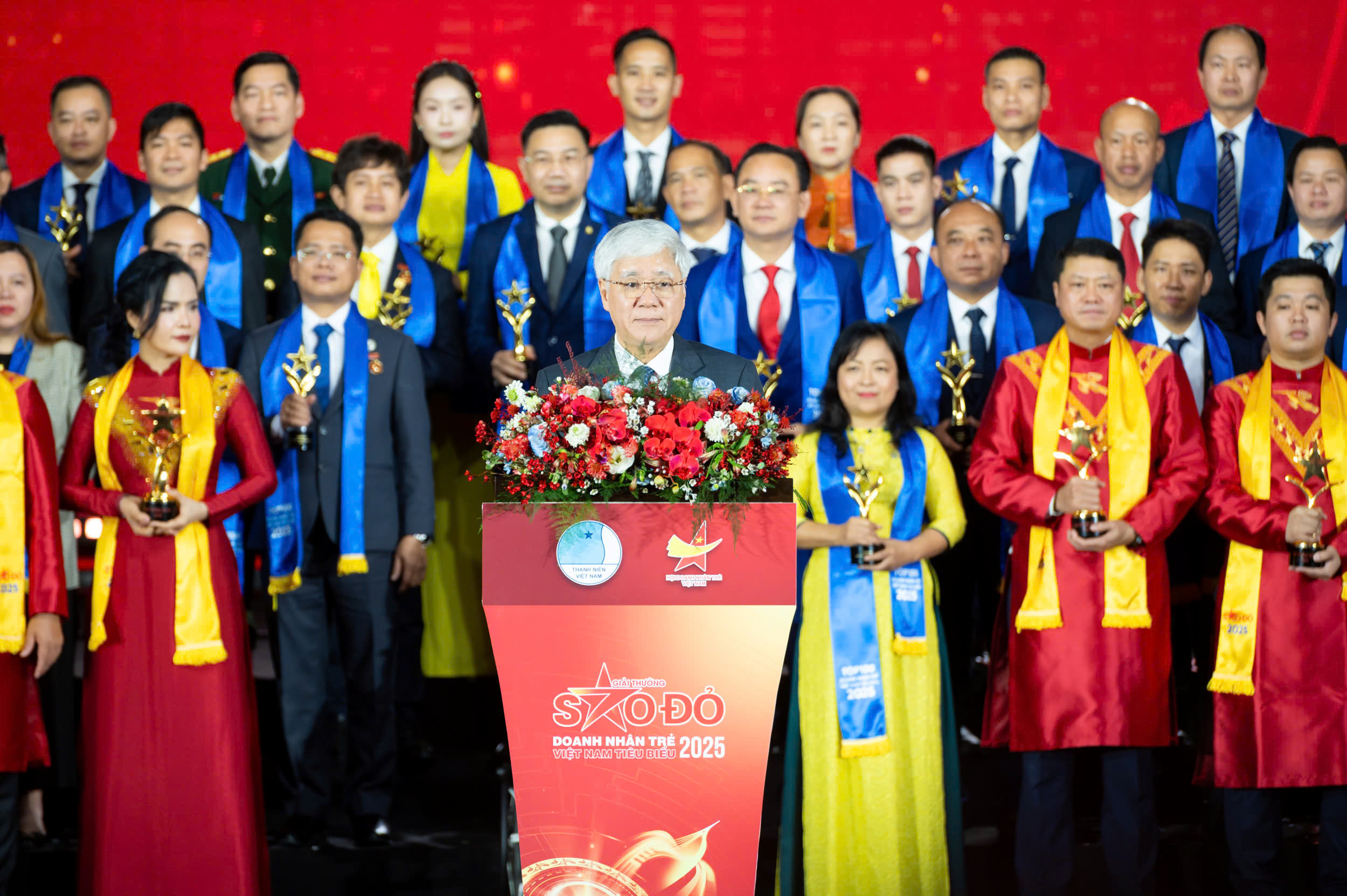 Lễ trao Giải thưởng Sao Đỏ - Doanh nhân trẻ Việt Nam tiêu biểu 2025 - ảnh 1
