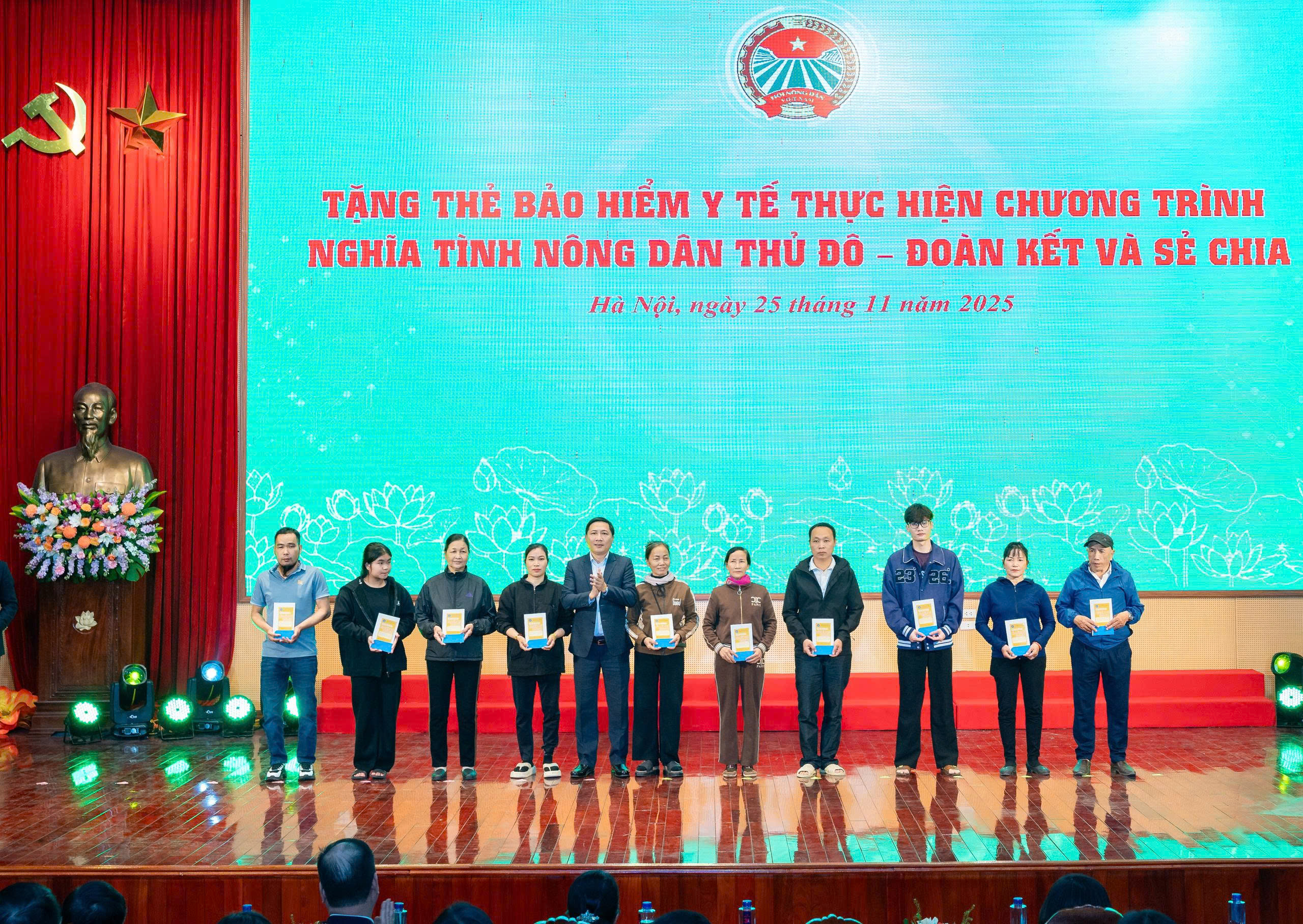 Tặng 31 thẻ Bảo hiểm y tế cho 31 hội viên nông dân xã Quang Minh - ảnh 5