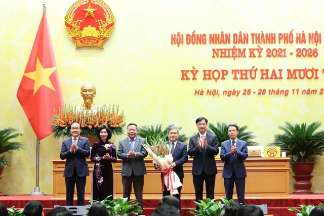 Tân Chủ tịch UBND TP Hà Nội Vũ Đại Thắng: Lấy đời sống, mức sống và hạnh phúc của người dân làm tâm điểm trong mọi quyết định - ảnh 3