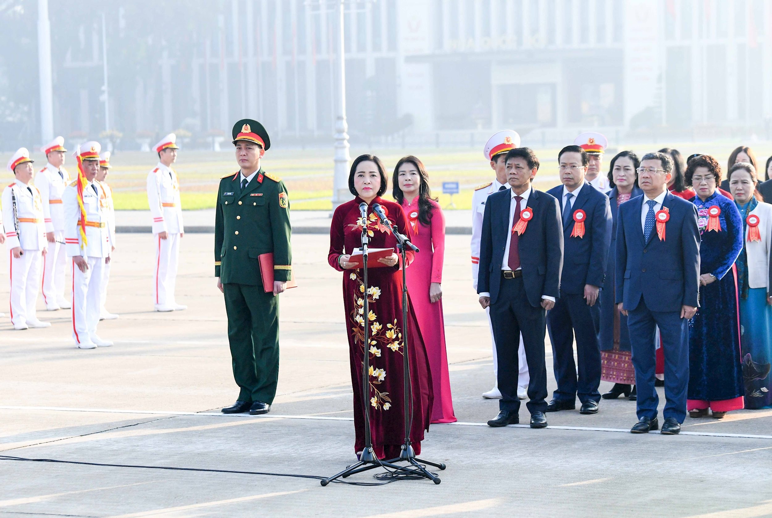 Khai mạc trọng thể Đại hội thi đua yêu nước Ủy ban Thường vụ Quốc hội lần thứ I - ảnh 4