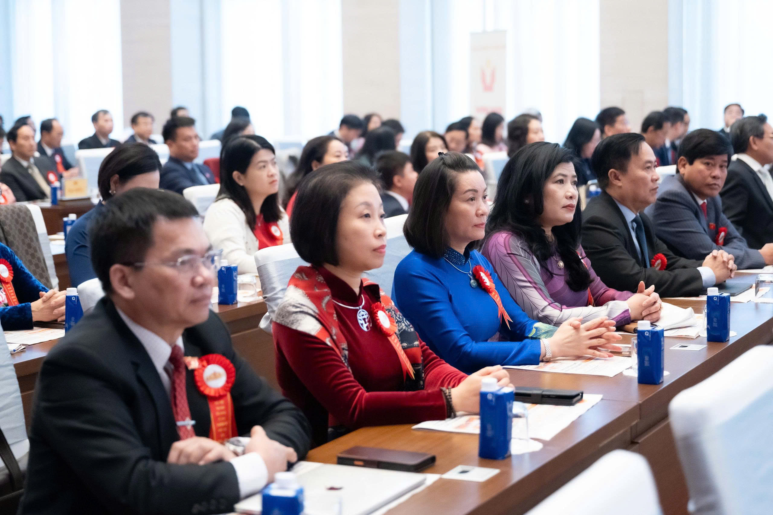 Chủ tịch Quốc hội Trần Thanh Mẫn: Khơi dậy tinh thần cống hiến, đổi mới và sáng tạo - ảnh 6