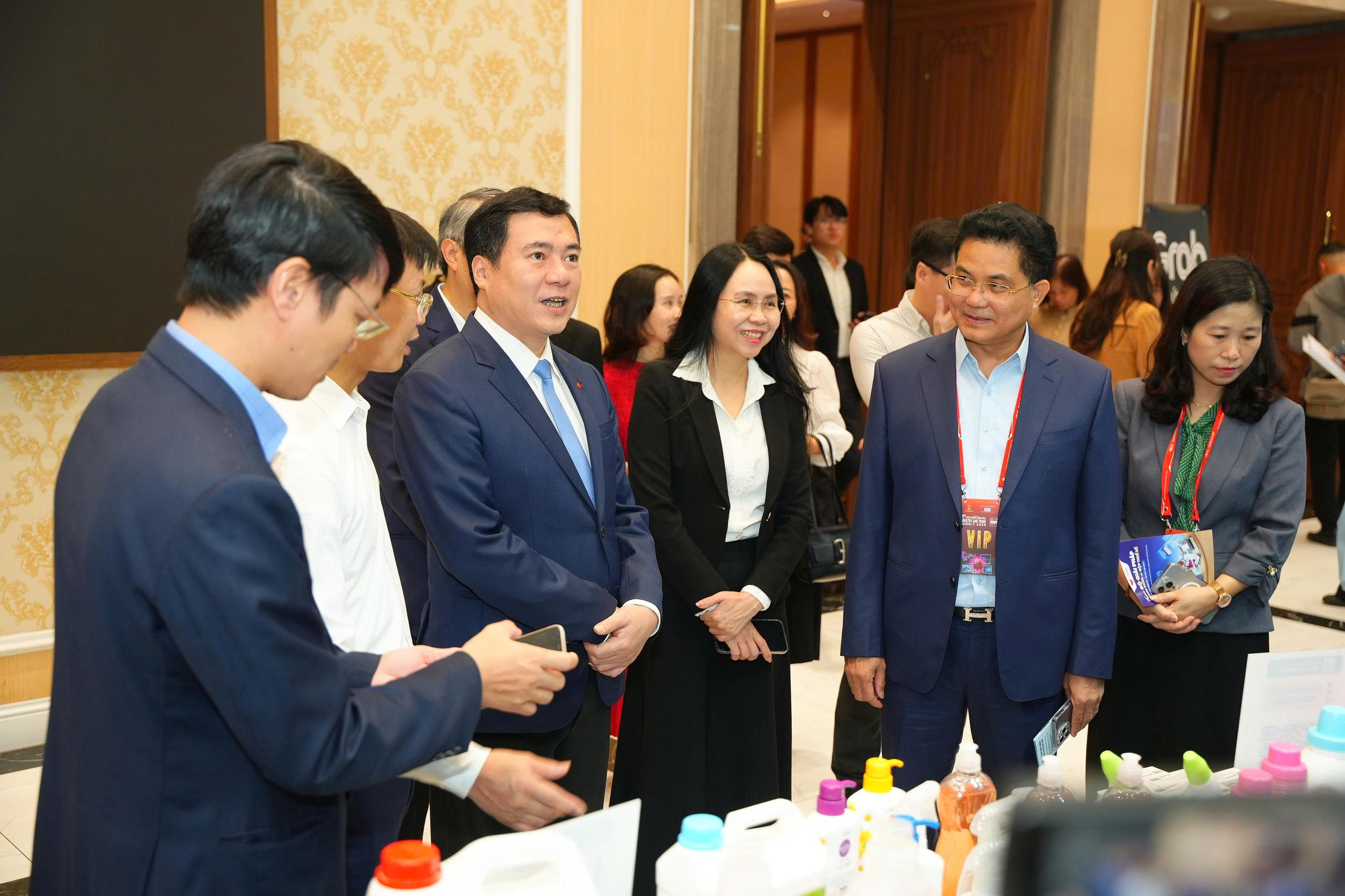 Xác lập tầm nhìn chuyển đổi số - xanh hóa tăng trưởng đến năm 2030 - ảnh 3