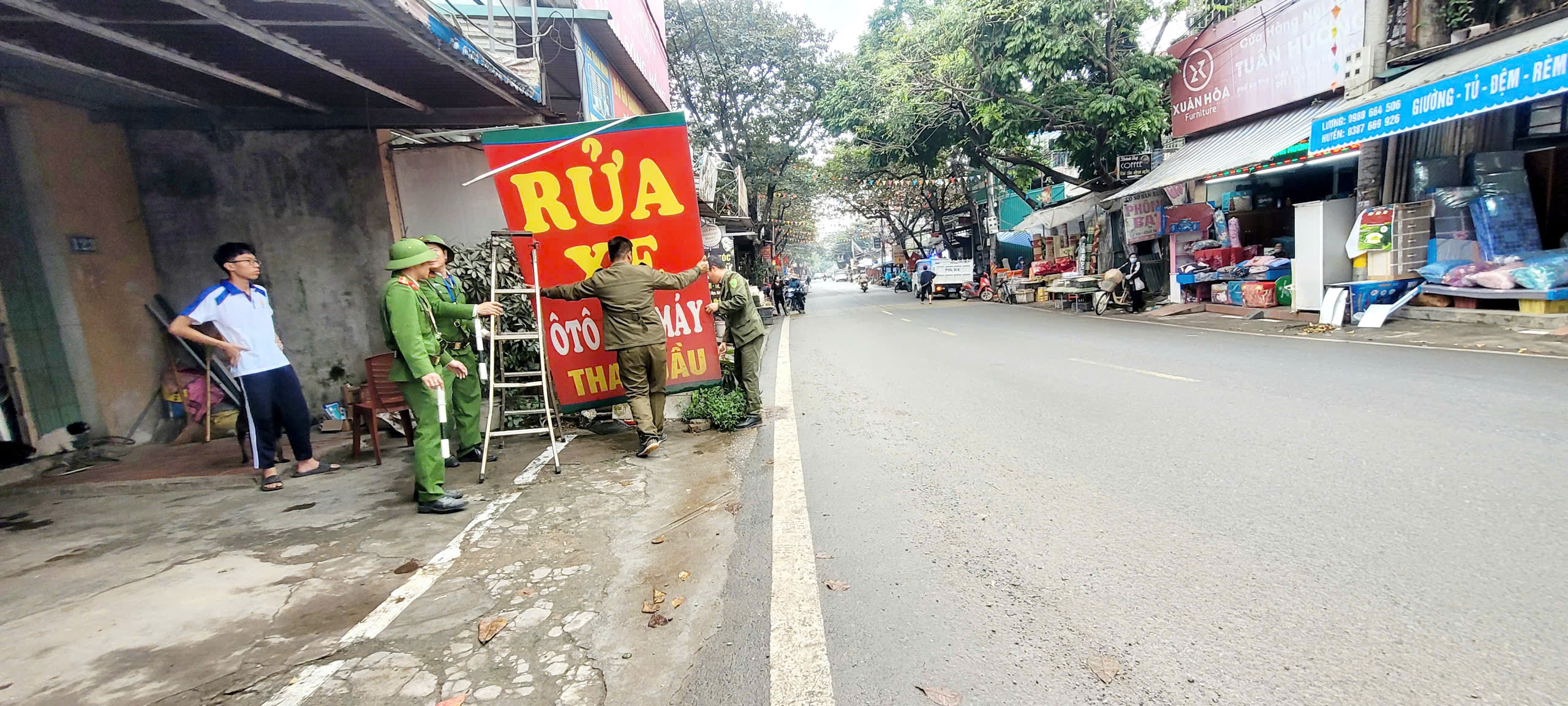 Xã Ứng Thiên ra quân kiểm tra, xử lý, đảm bảo trật tự đô thị  - ảnh 4