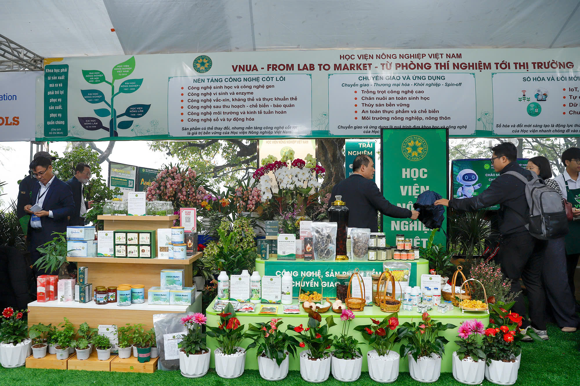 Học viện Nông nghiệp Việt Nam giới thiệu nhiều sản phẩm khoa học và công nghệ tiêu biểu tại Techfest Việt Nam 2025 - ảnh 1