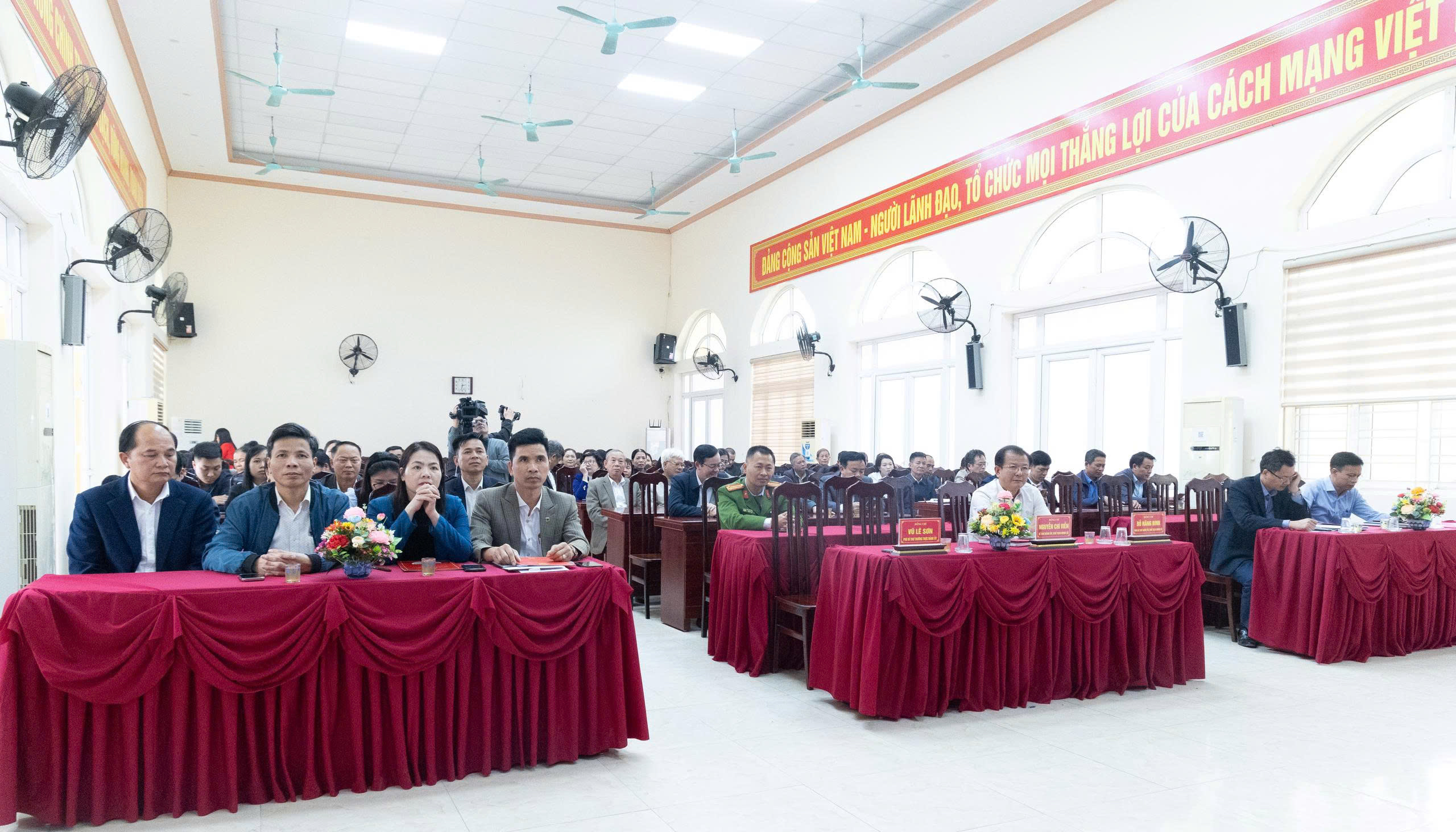 Đảng bộ xã Ứng Thiên đổi mới phương thức lãnh đạo, hướng tới phát triển bền vững - ảnh 1