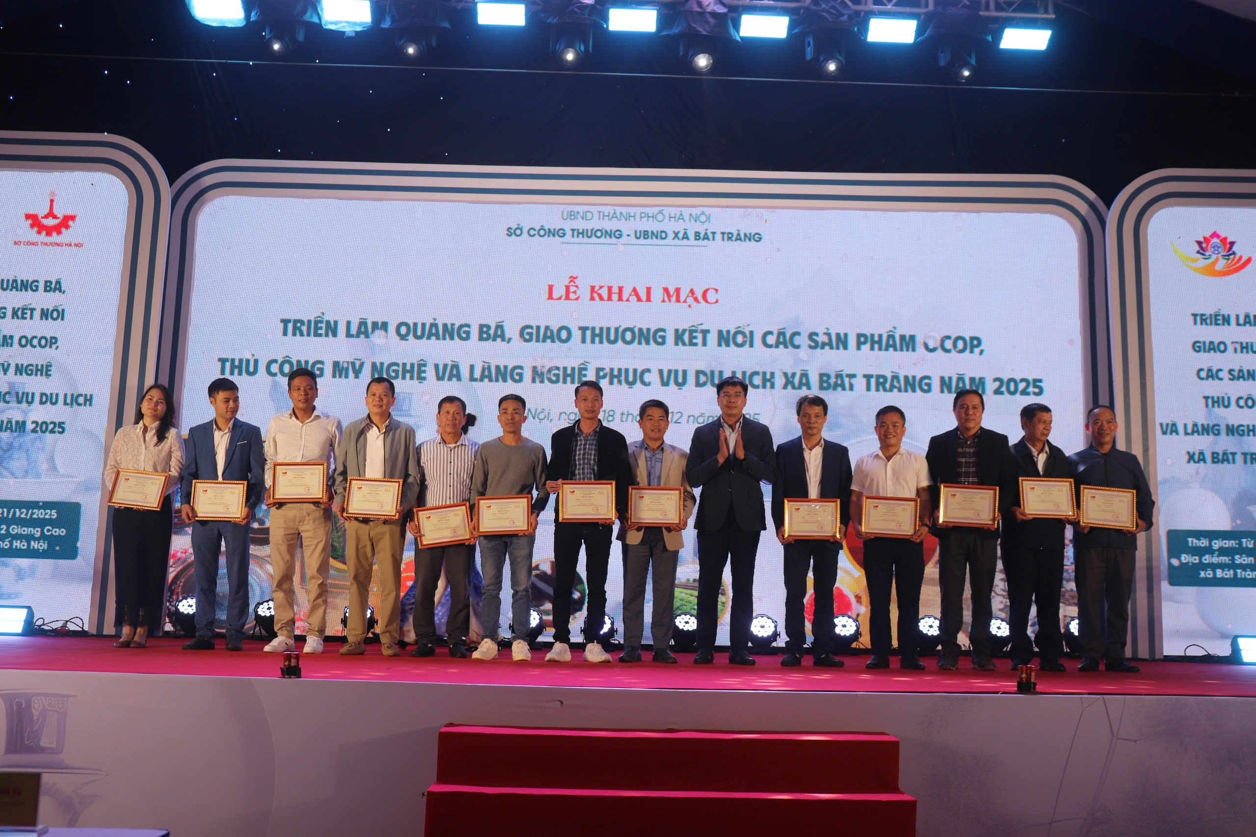 Khai mạc Triển lãm quảng bá, giao thương kết nối sản phẩm OCOP, thủ công mỹ nghệ Bát Tràng - ảnh 2