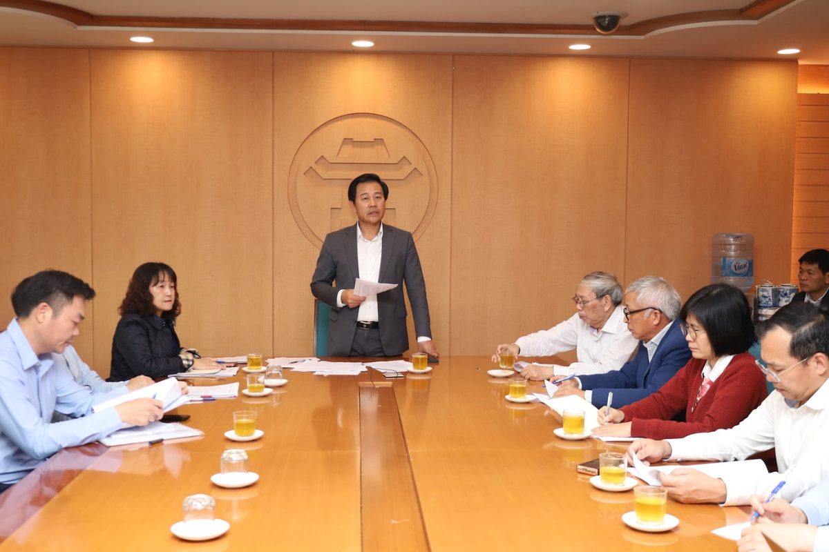 Hà Nội tăng cường giải pháp kiểm soát phát thải, thúc đẩy chuyển đổi giao thông xanh - ảnh 1