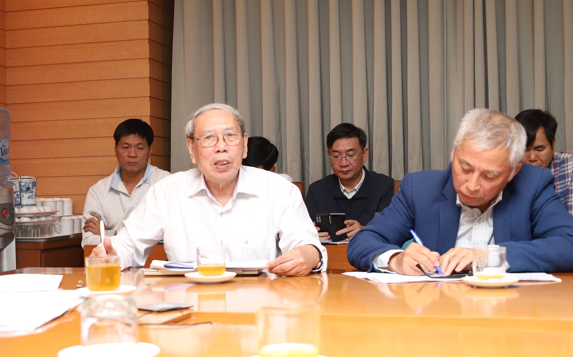 Hà Nội tăng cường giải pháp kiểm soát phát thải, thúc đẩy chuyển đổi giao thông xanh - ảnh 2