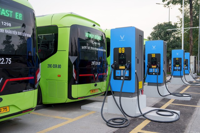 Hà Nội tăng cường giải pháp kiểm soát phát thải, thúc đẩy chuyển đổi giao thông xanh - ảnh 4