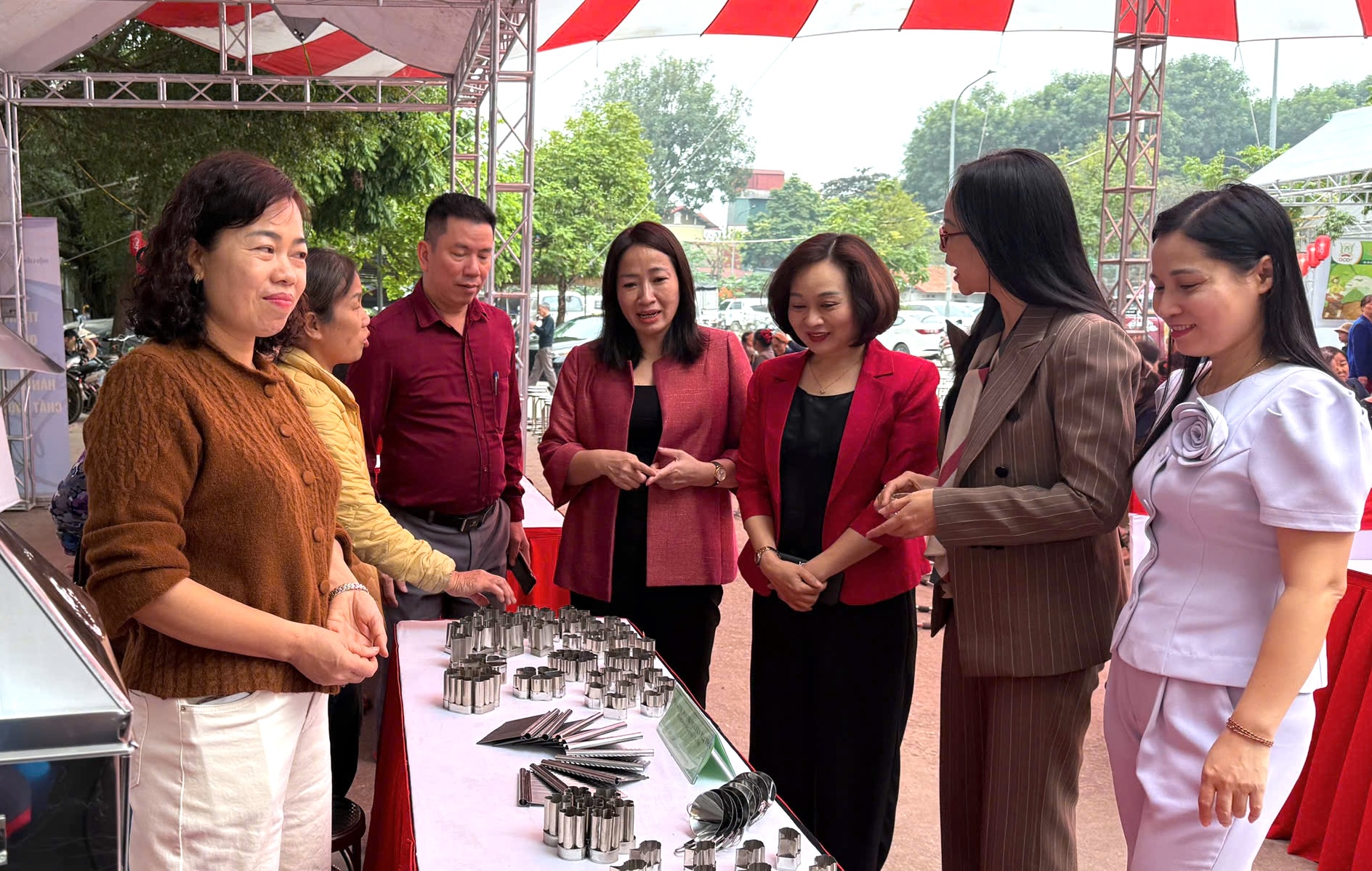 Hội LHPN TP Hà Nội đẩy mạnh ứng dụng mạng xã hội hỗ trợ phụ nữ khởi nghiệp - ảnh 3