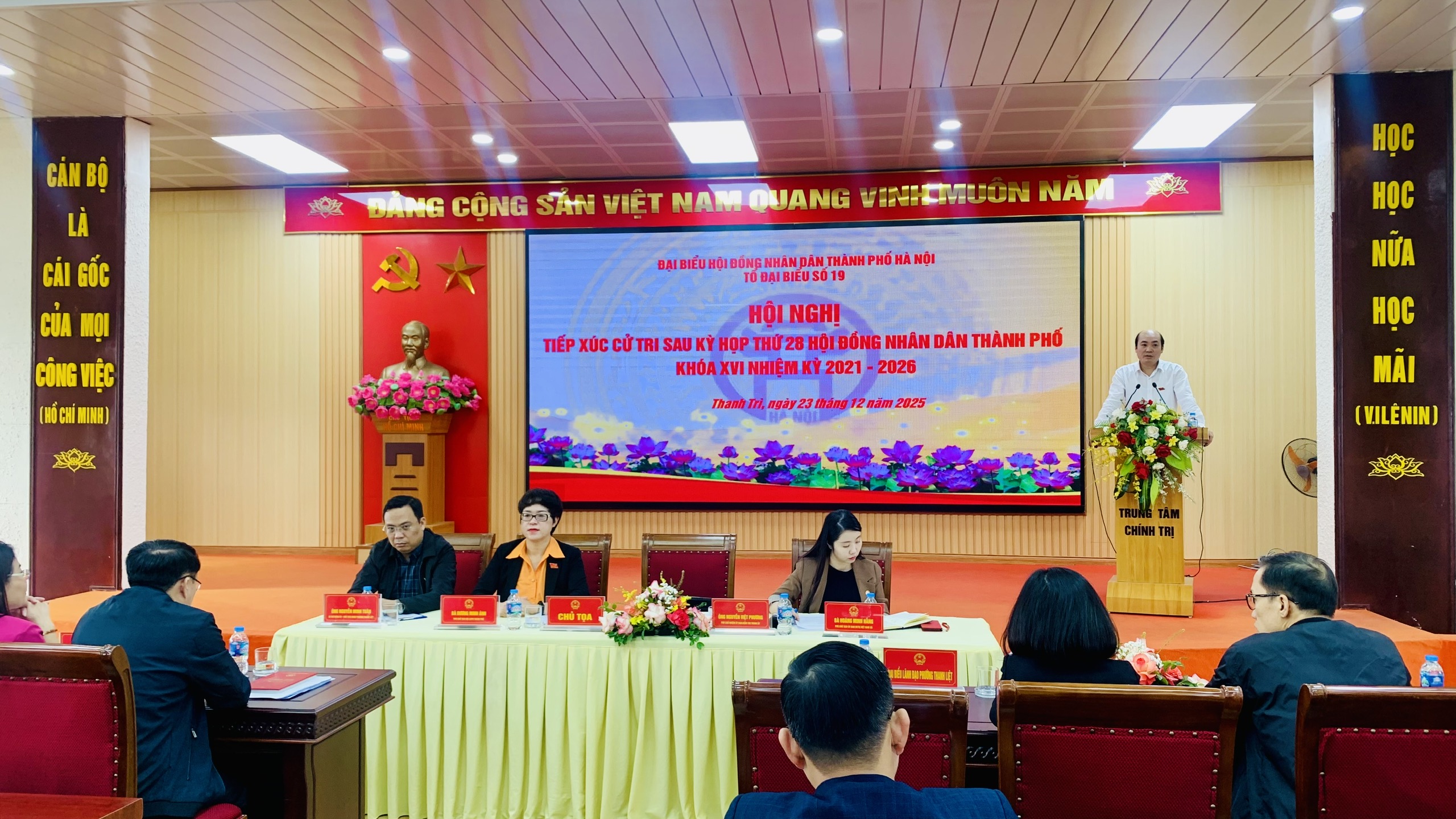 Cử tri tổ đại biểu 19 kiến nghị thành phố đẩy nhanh tiến độ các tuyến đường giao thông - ảnh 12