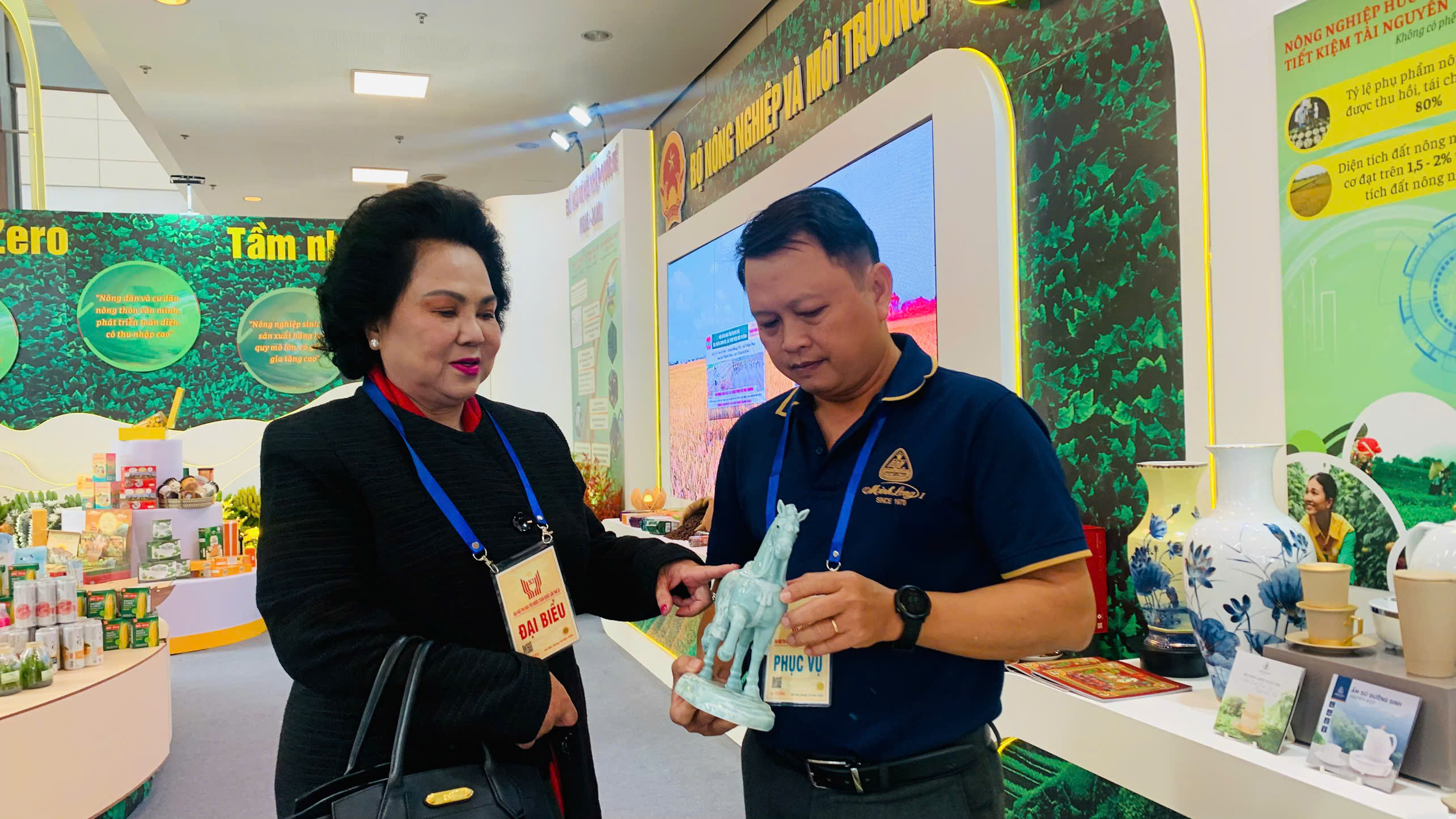 Những người phụ nữ bền bỉ thắp sáng khát vọng cống hiến tại Đại hội Thi đua yêu nước toàn quốc - ảnh 3