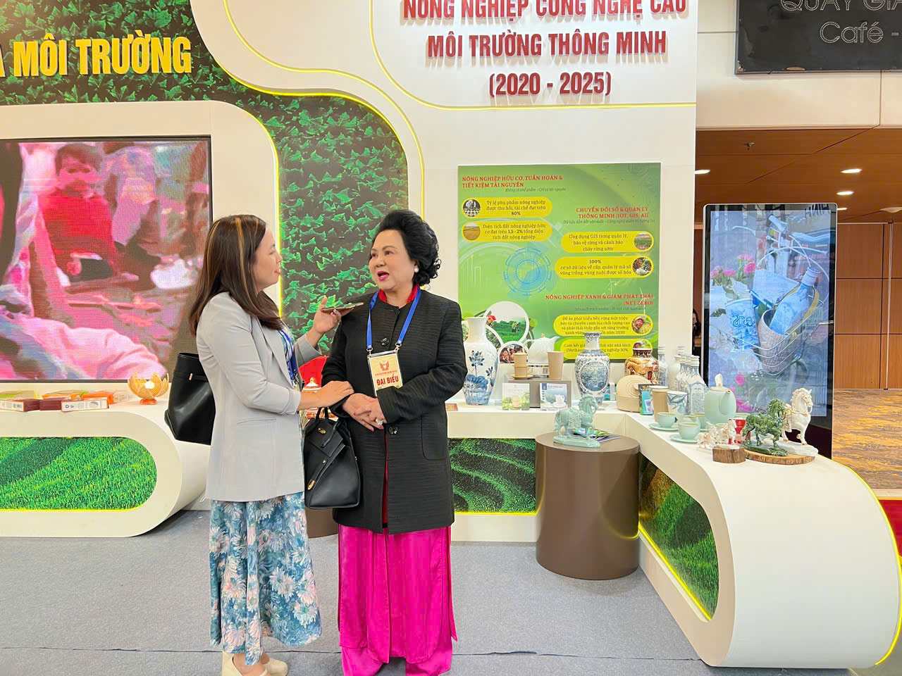 Những người phụ nữ bền bỉ thắp sáng khát vọng cống hiến tại Đại hội Thi đua yêu nước toàn quốc - ảnh 2