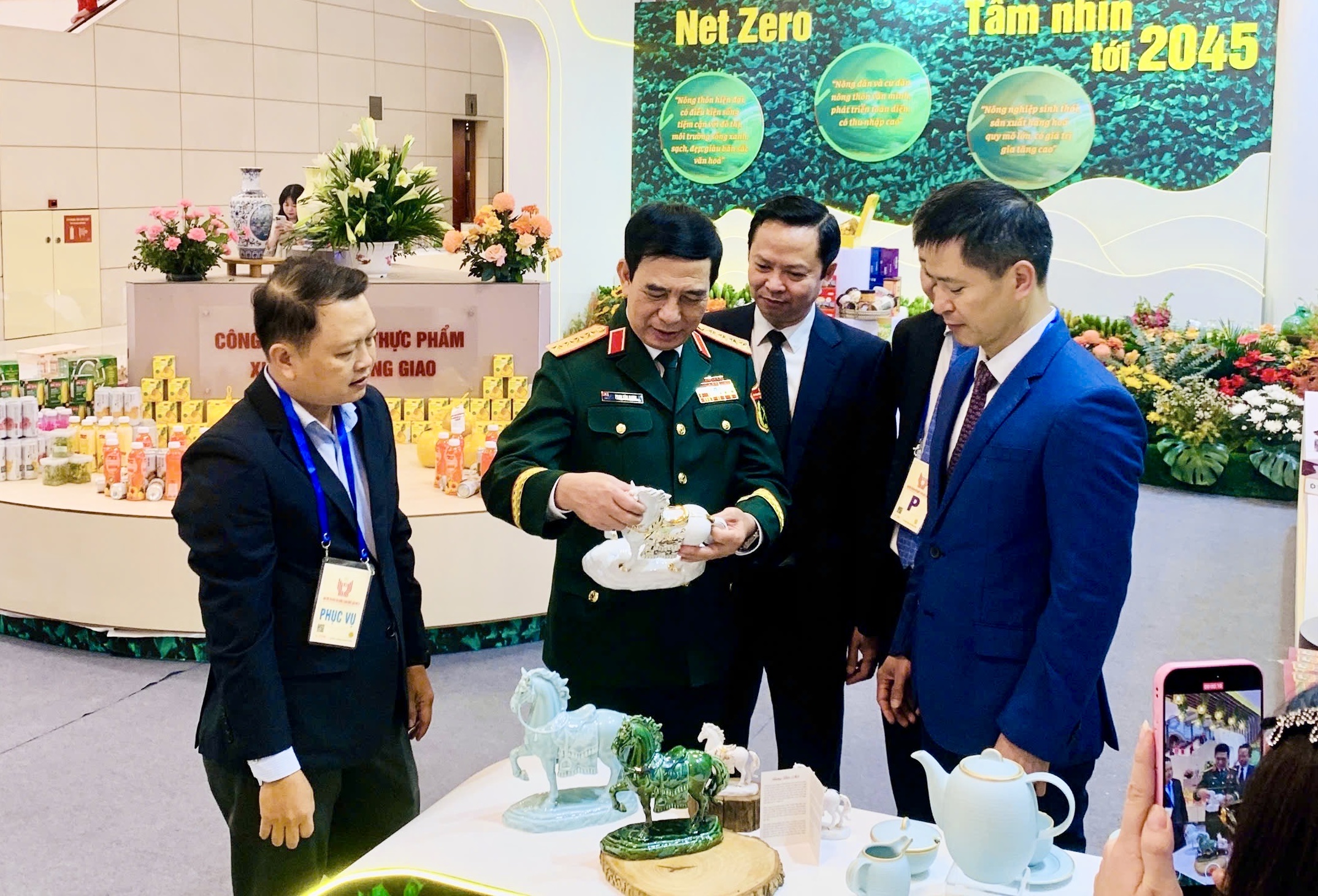 Khai mạc Đại hội Thi đua yêu nước toàn quốc lần thứ XI: Ngày hội lớn của tinh thần yêu nước và khát vọng cống hiến - ảnh 6