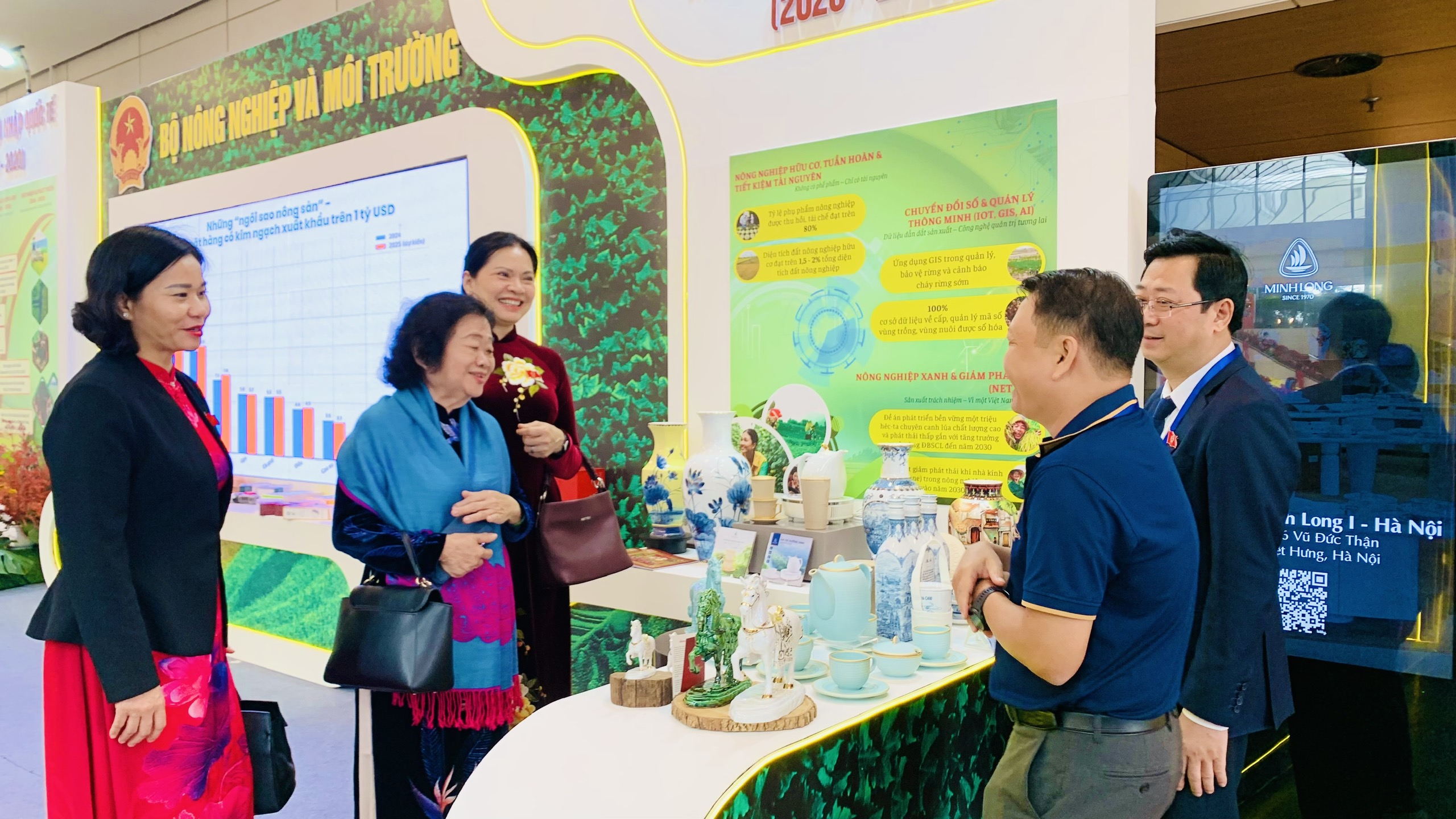 Minh Long giới thiệu bộ sưu tập tượng ngựa phục vụ Tết 2026 tại Đại hội Thi đua yêu nước toàn quốc - ảnh 2