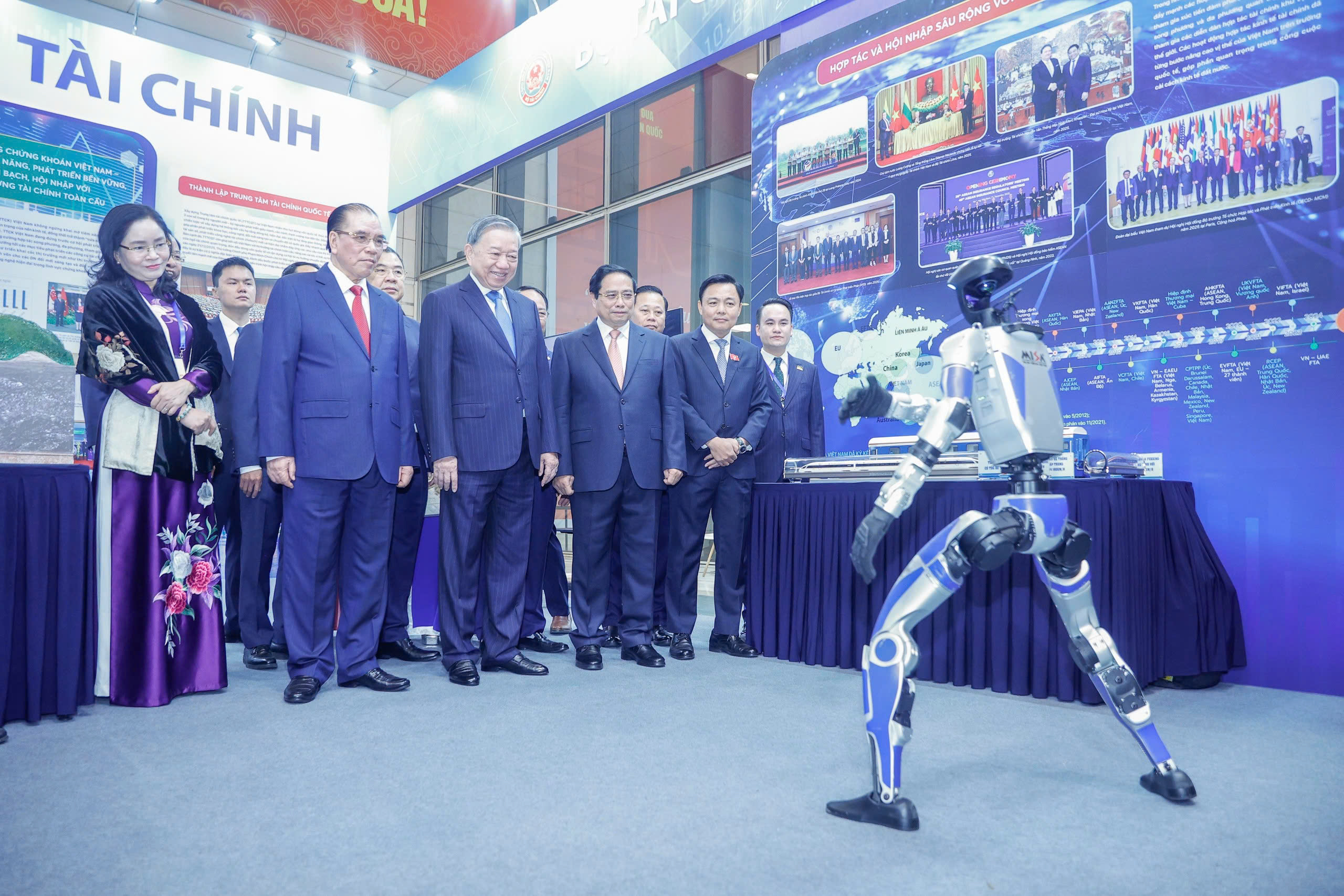 Khai mạc Đại hội Thi đua yêu nước toàn quốc lần thứ XI: Ngày hội lớn của tinh thần yêu nước và khát vọng cống hiến - ảnh 5