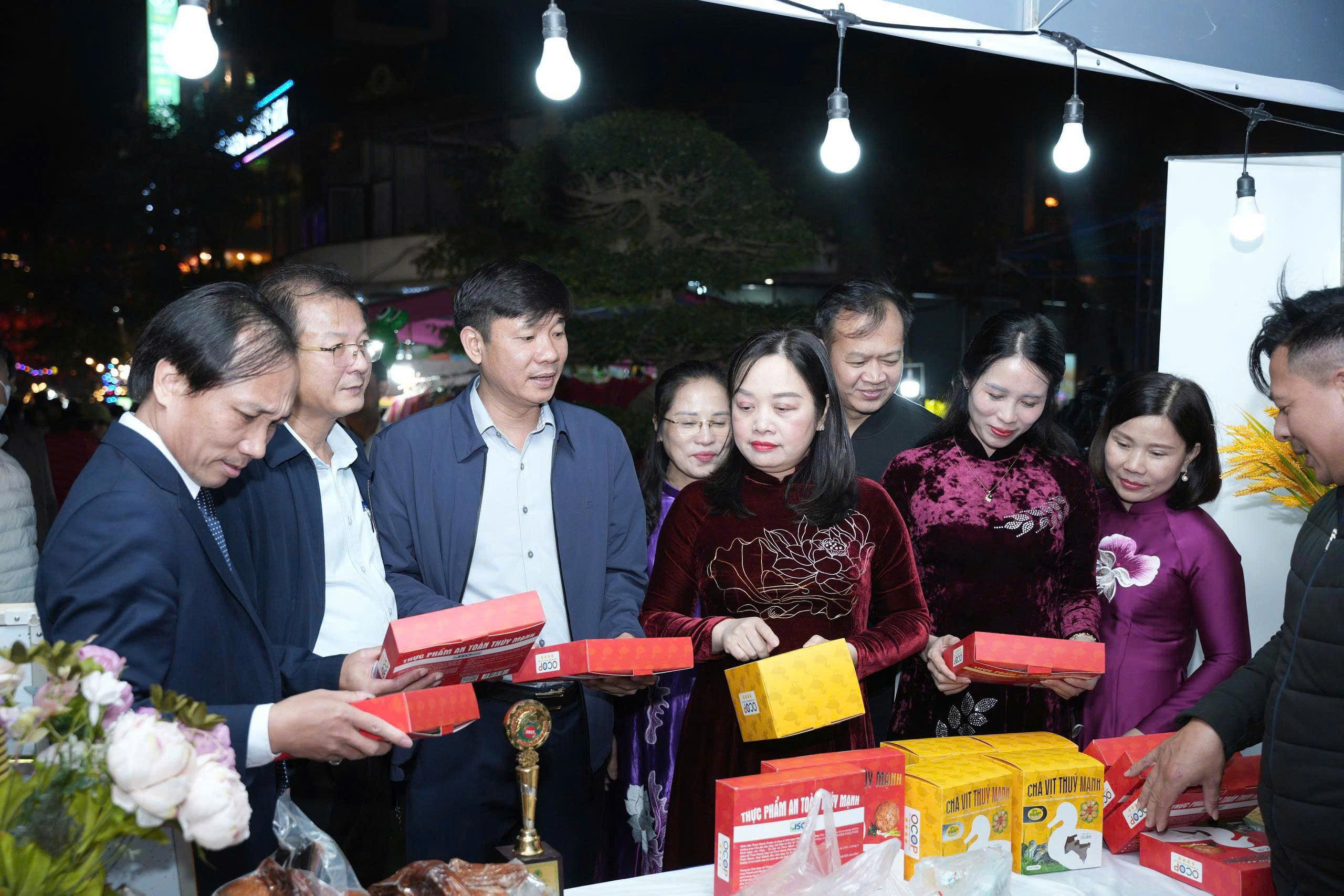 Rực rỡ không gian văn hoá ẩm thực trải nghiệm tại Lễ hội Vân Đình - Tinh hoa hội tụ - ảnh 6