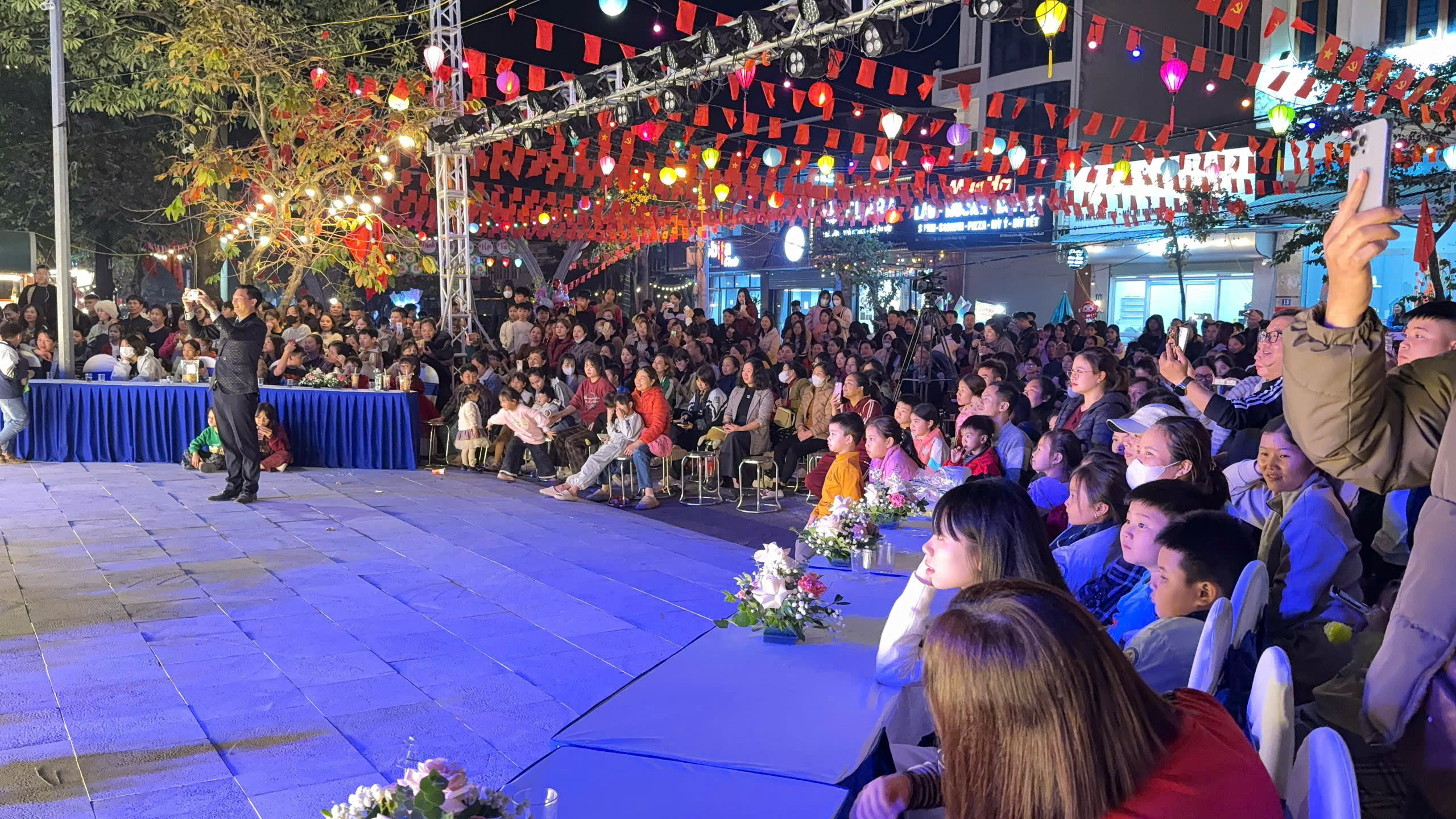 Rực rỡ không gian văn hoá ẩm thực trải nghiệm tại Lễ hội Vân Đình - Tinh hoa hội tụ - ảnh 4