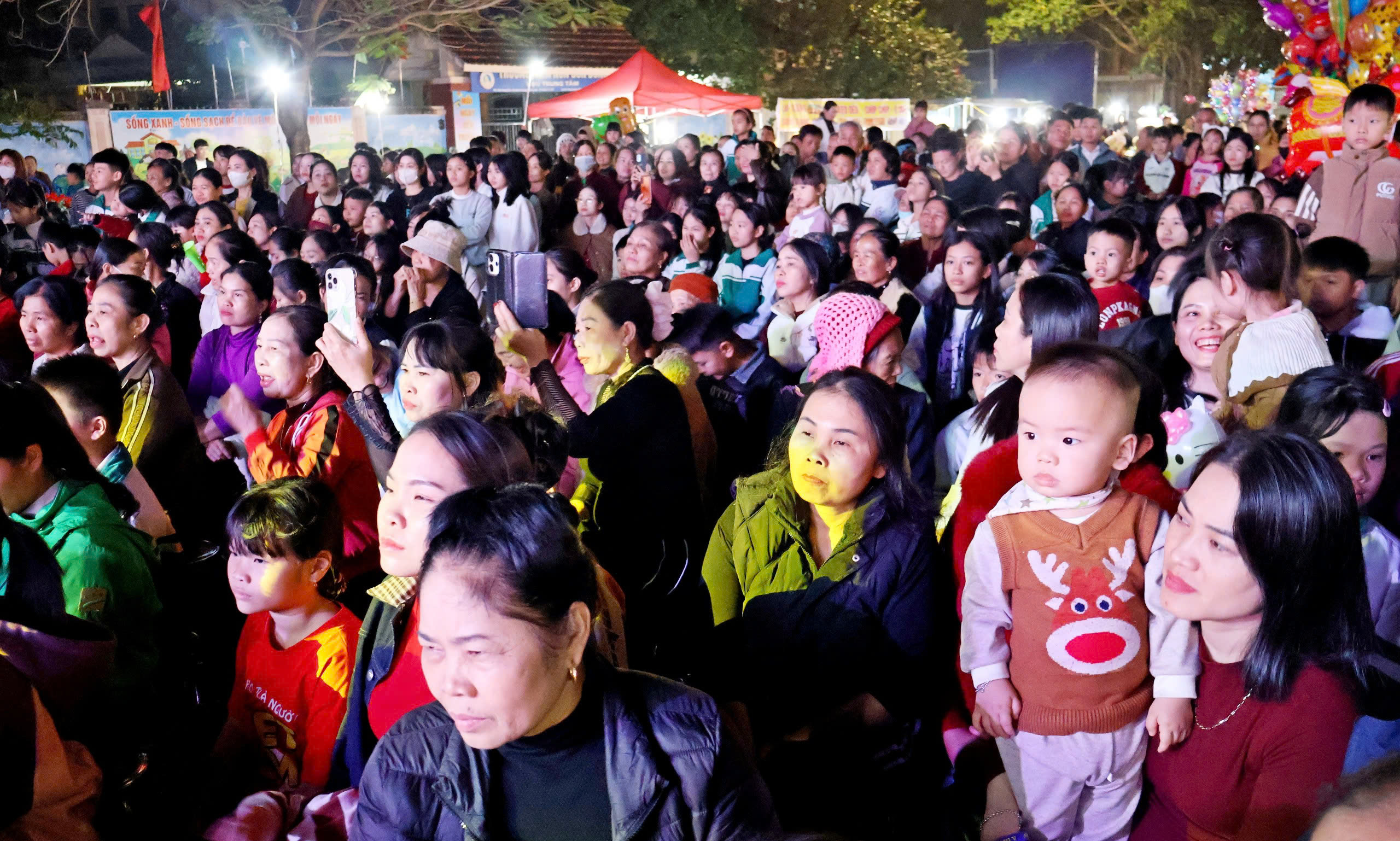 Xã Đoài Phương rộn ràng mừng năm 2026 với chương trình nghệ thuật “Sắc xuân trên quê hương” - ảnh 4