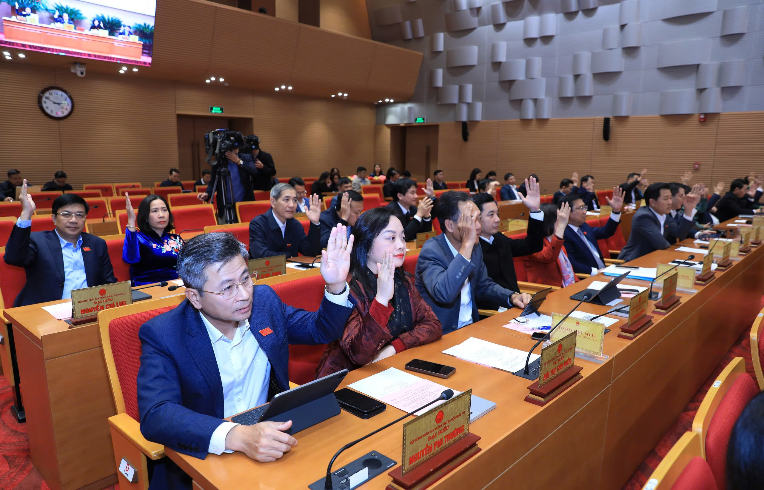 HĐND TP Hà Nội bầu bổ sung Trưởng ban và Ủy viên UBND Thành phố - ảnh 4