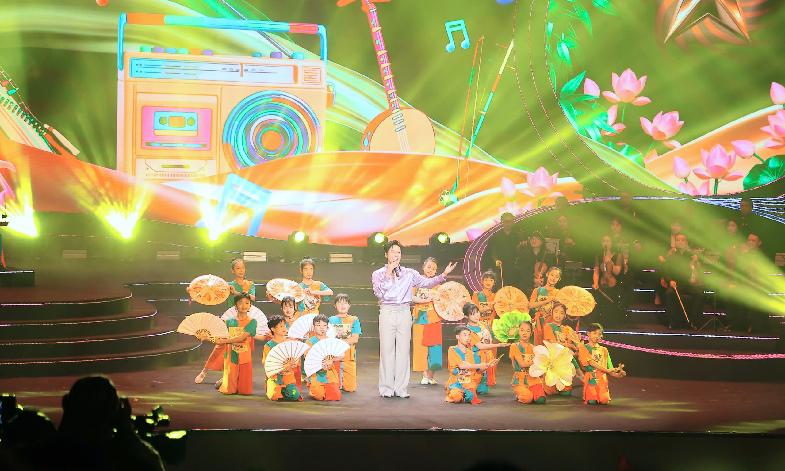 Lắng đọng chương trình nghệ thuật “Với Đảng vẹn toàn niềm tin yêu” - ảnh 10