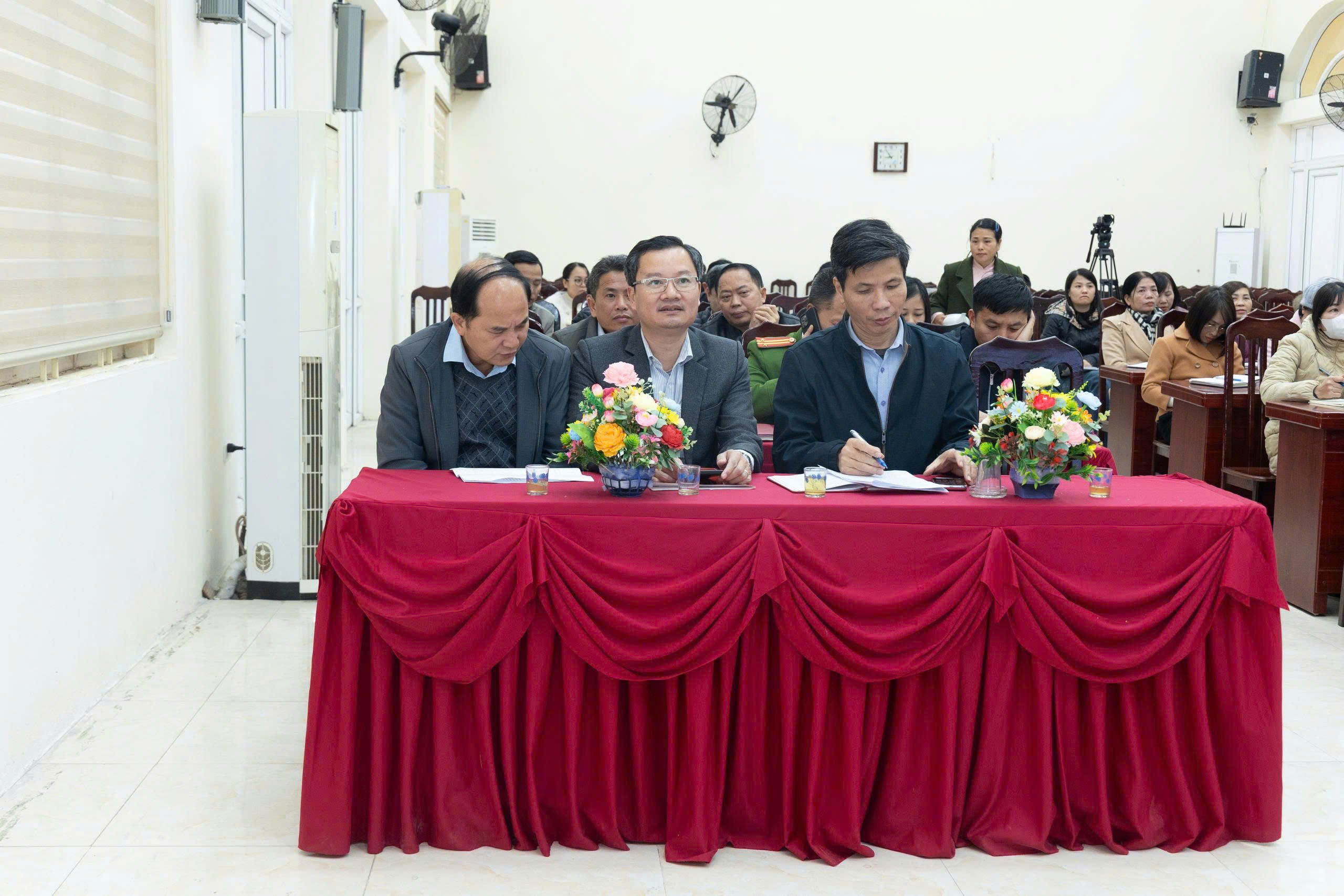 Đảng ủy xã Ứng Thiên triển khai kế hoạch rà soát, bổ sung quy hoạch cán bộ nhiệm kỳ mới - ảnh 2